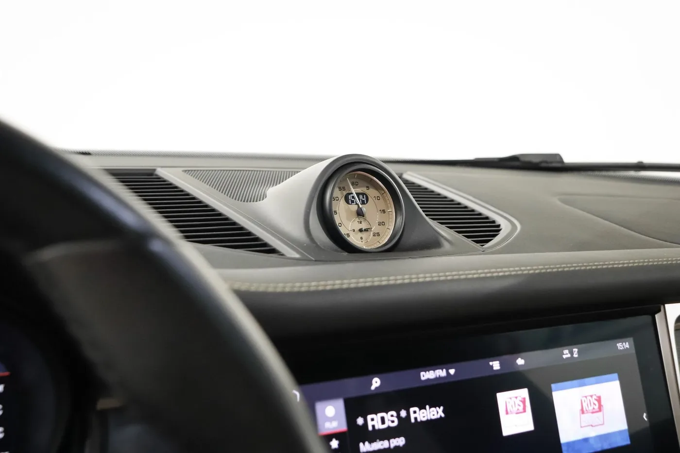 2023 Porsche Macan GTS offered by a supercar dealer in Zibido San Giacomo, Italy, photo 10 of 24