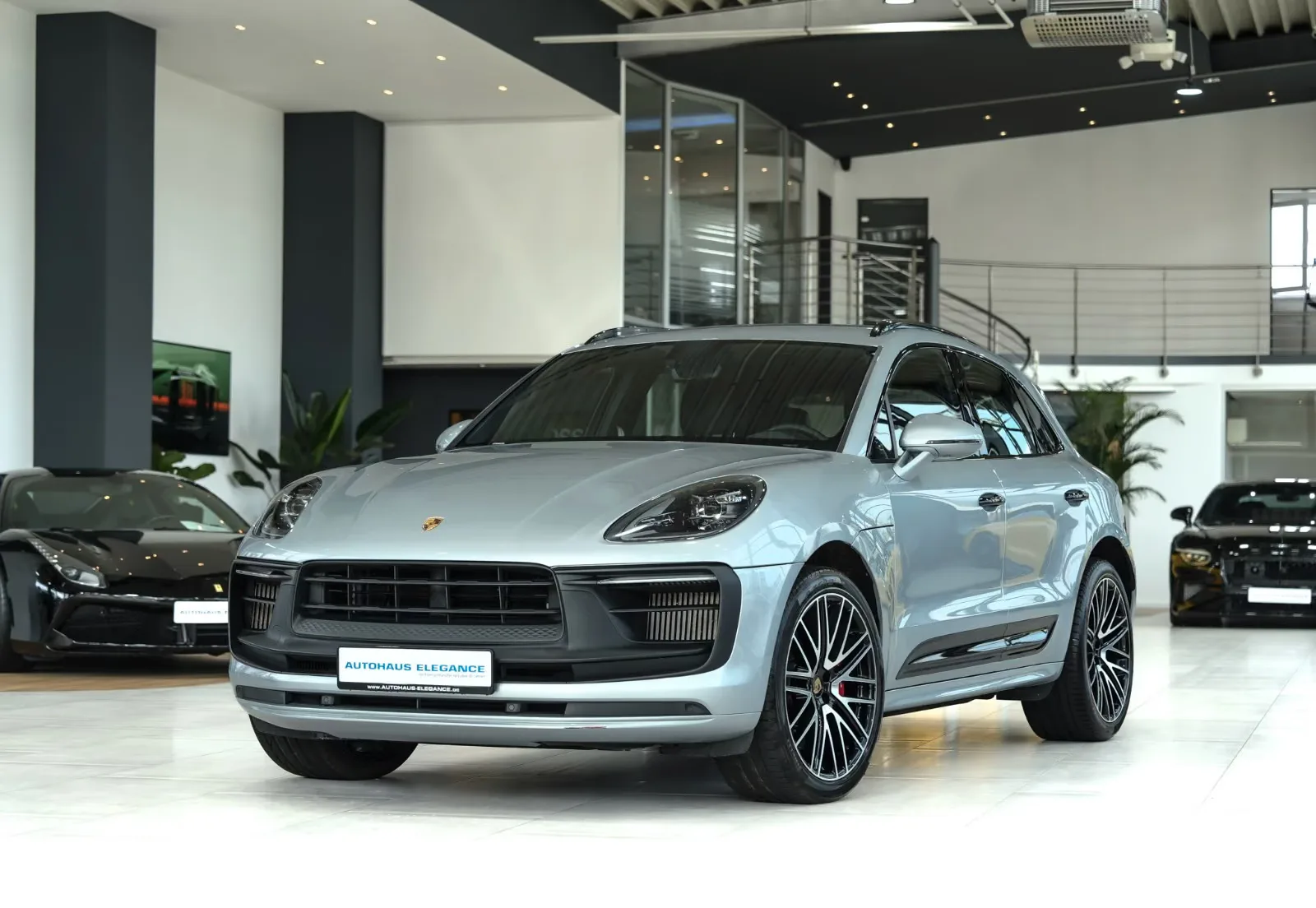 2023 Porsche Macan GTS angeboten von einem Fachhändler in Köln, Deutschland, Hauptfoto