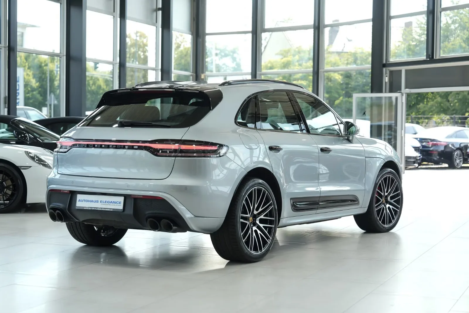 2023 Porsche Macan GTS, 2/26
