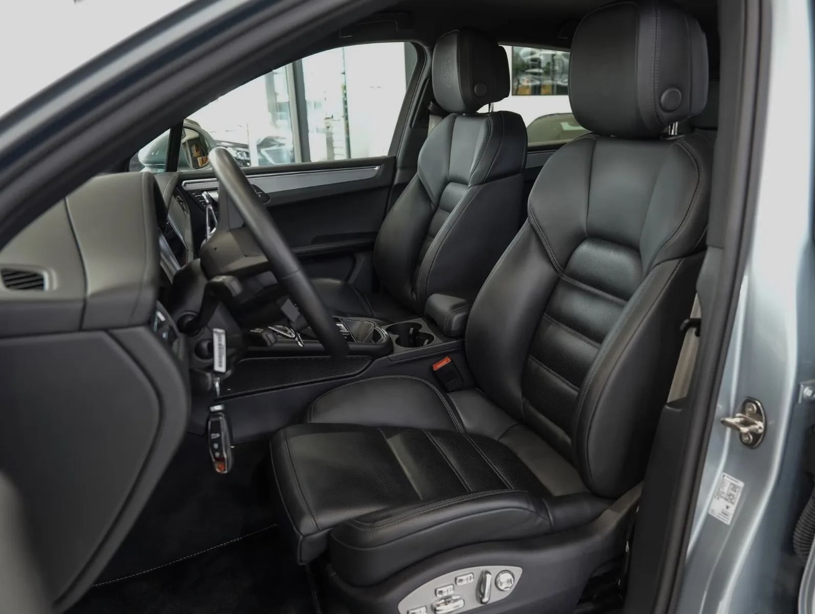 2023 Porsche Macan GTS, 11/26