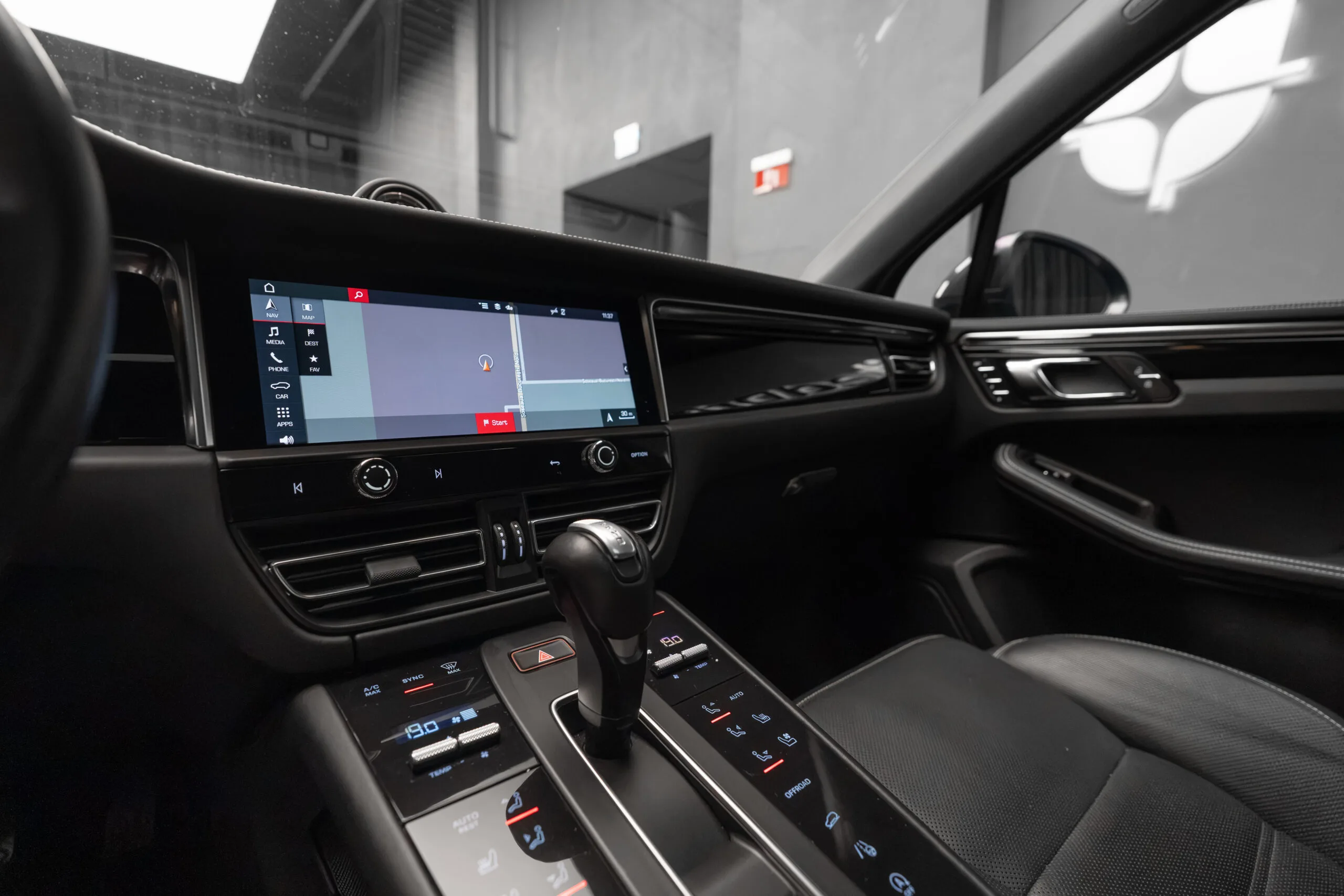 2023 Porsche Macan GTS, 18/30