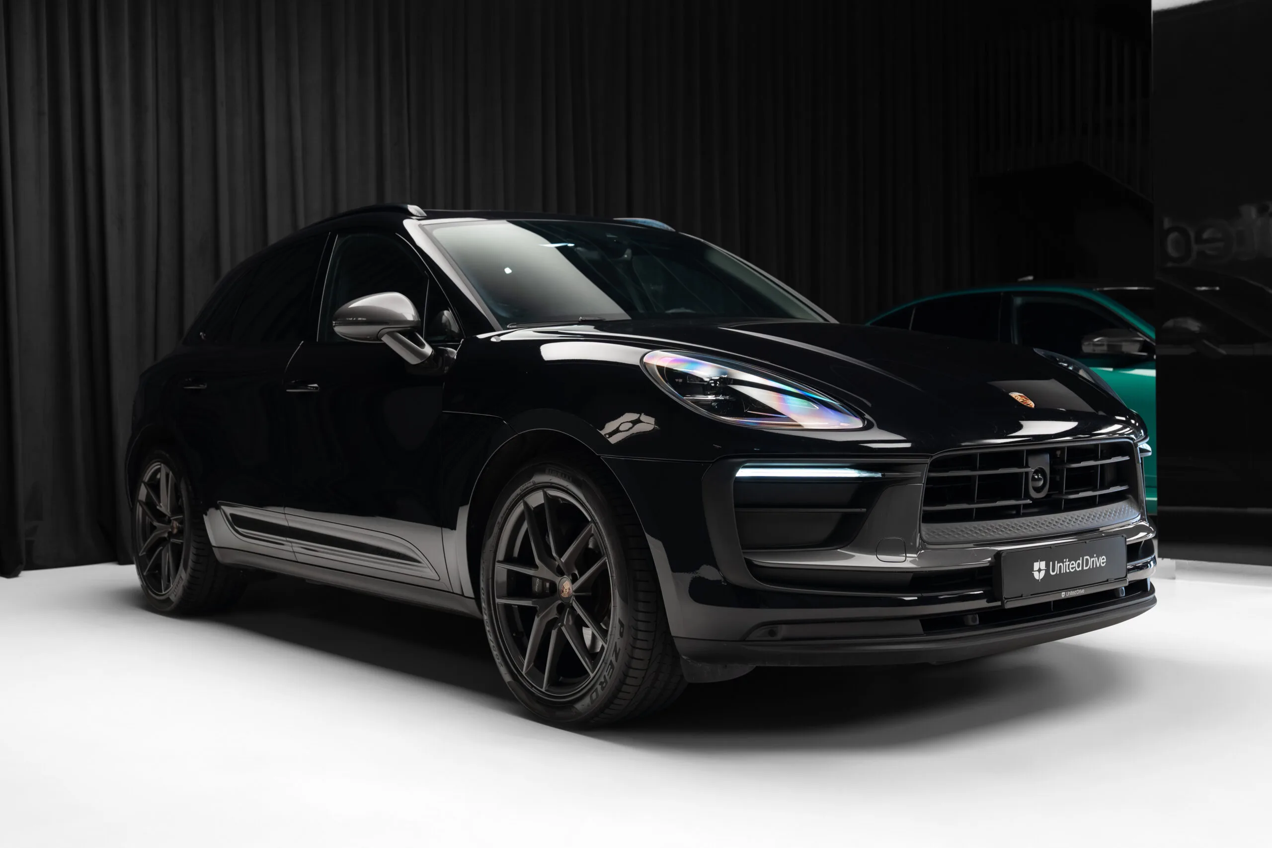 2023 Porsche Macan T, 3/30