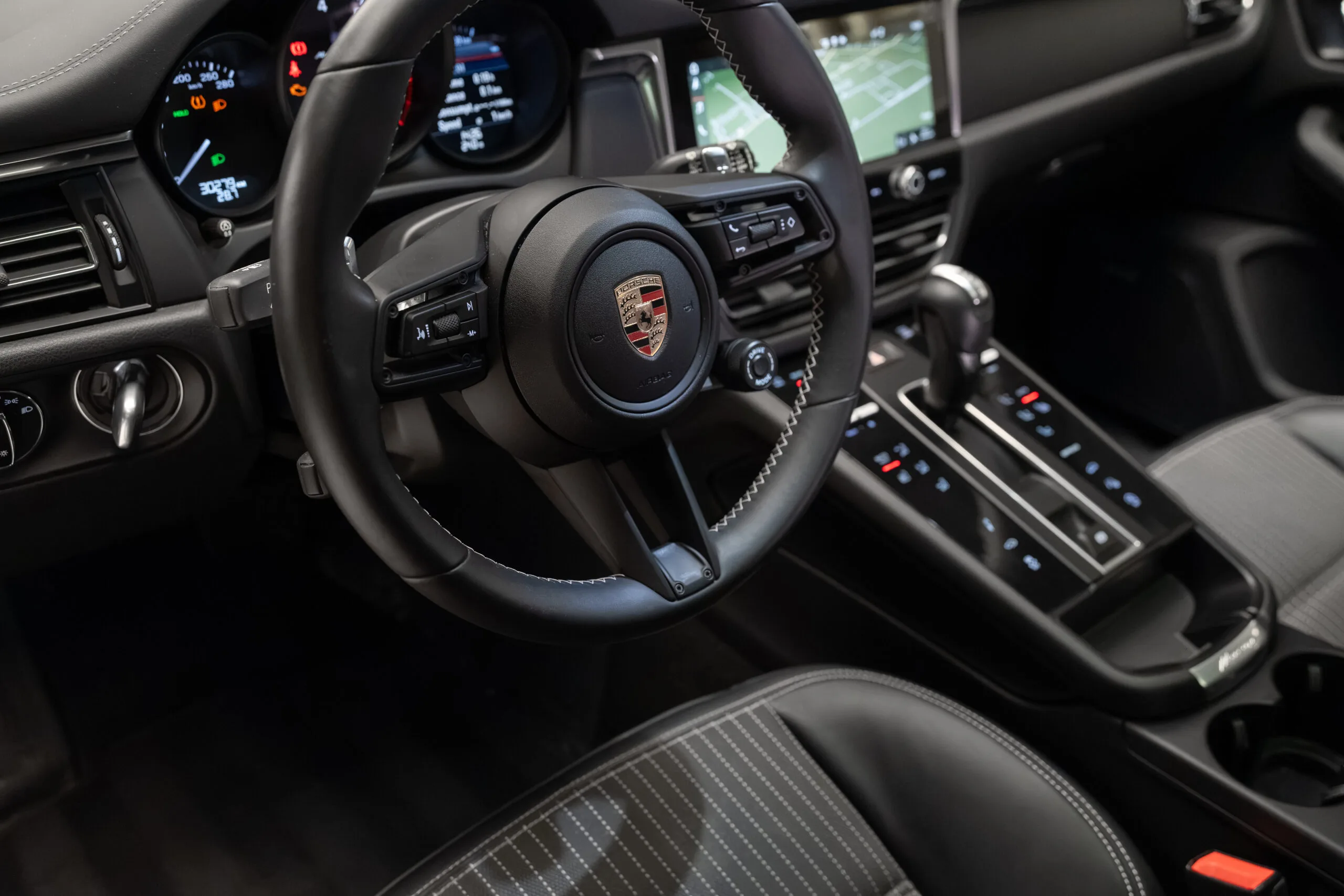 2023 Porsche Macan T, 17/30