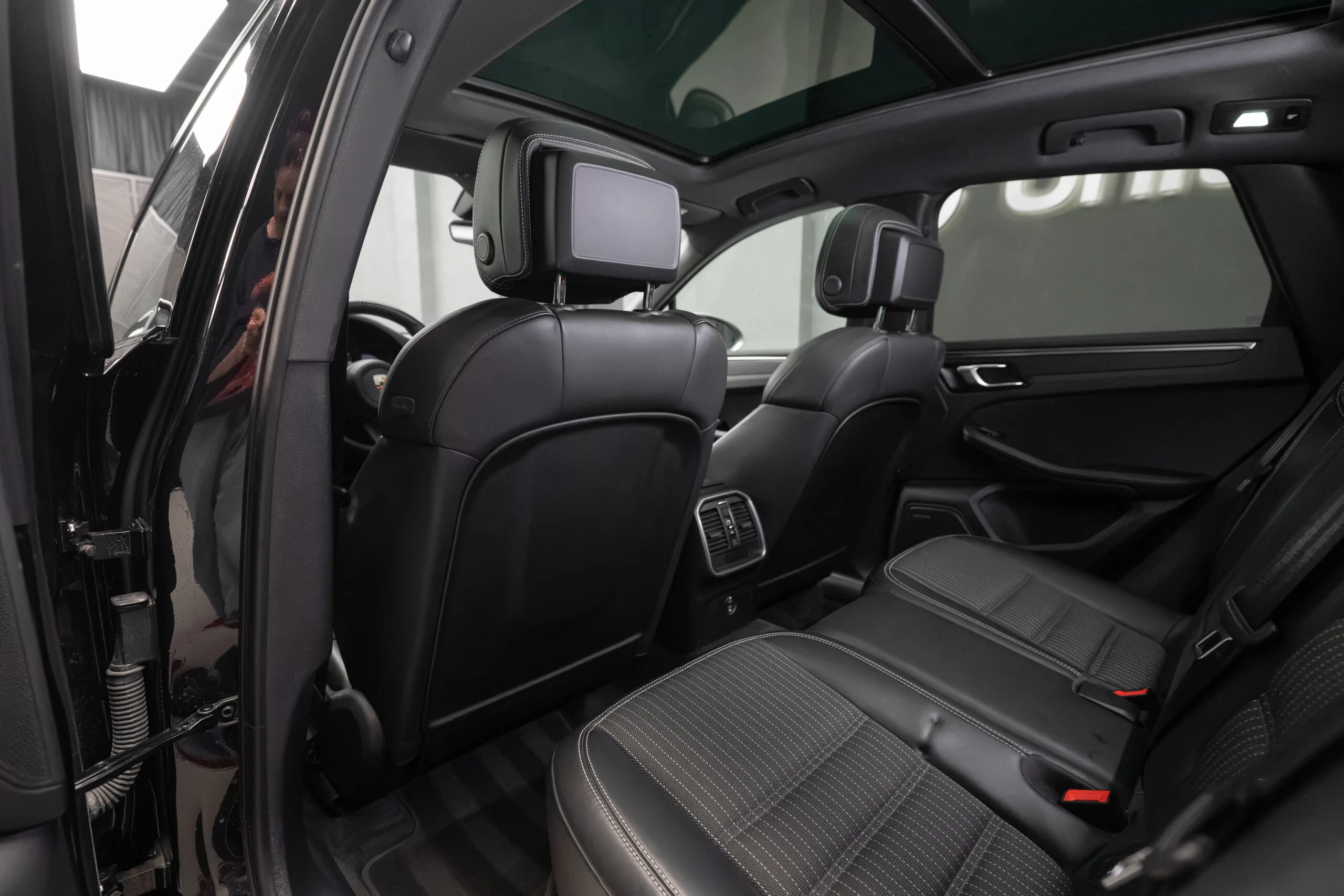 2023 Porsche Macan T, 30/30