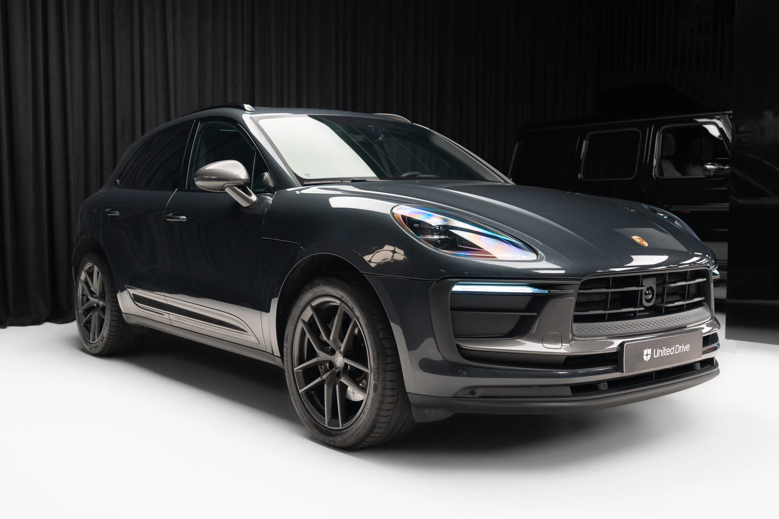 2023 Porsche Macan T, 3/30