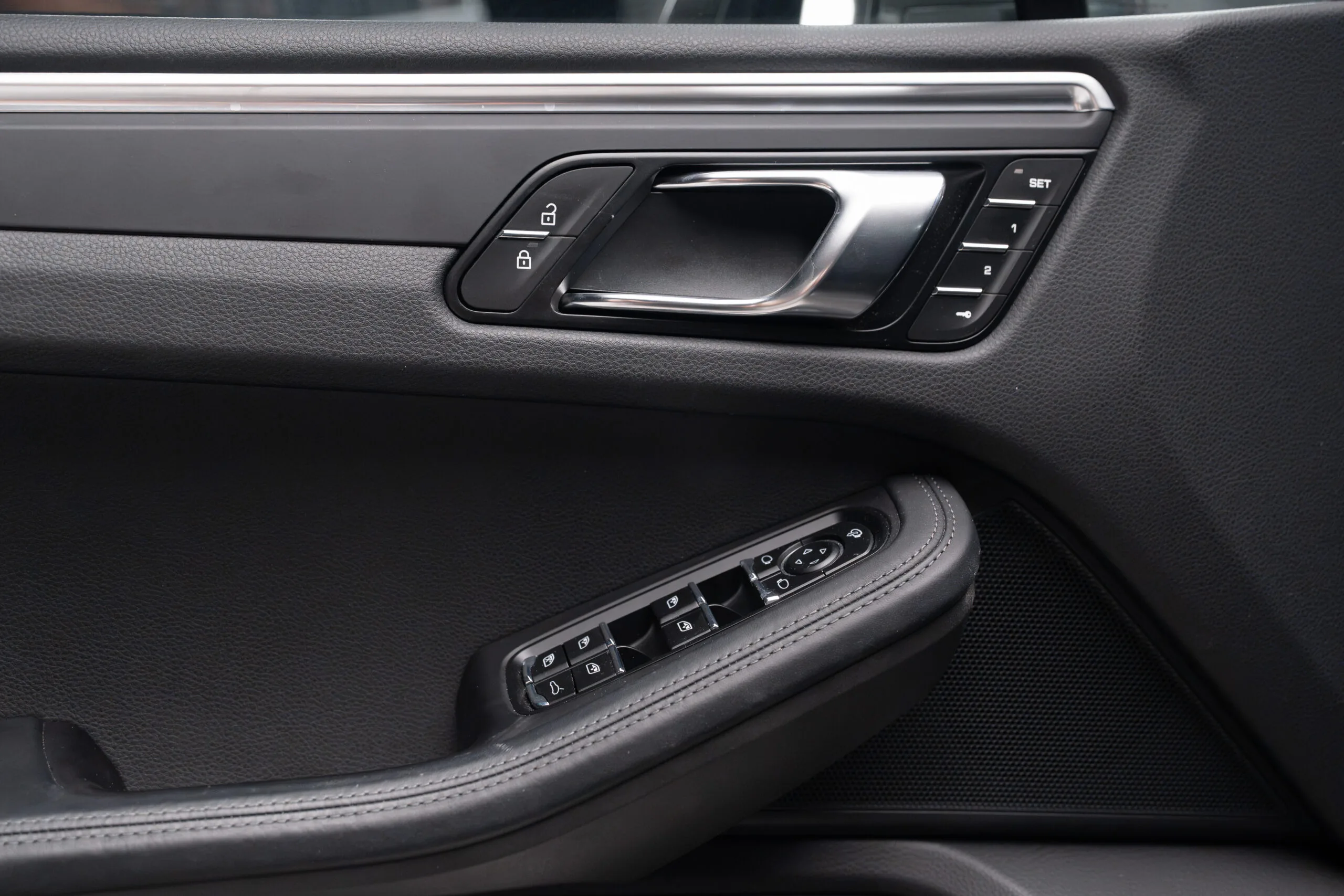 2023 Porsche Macan T, 12/30