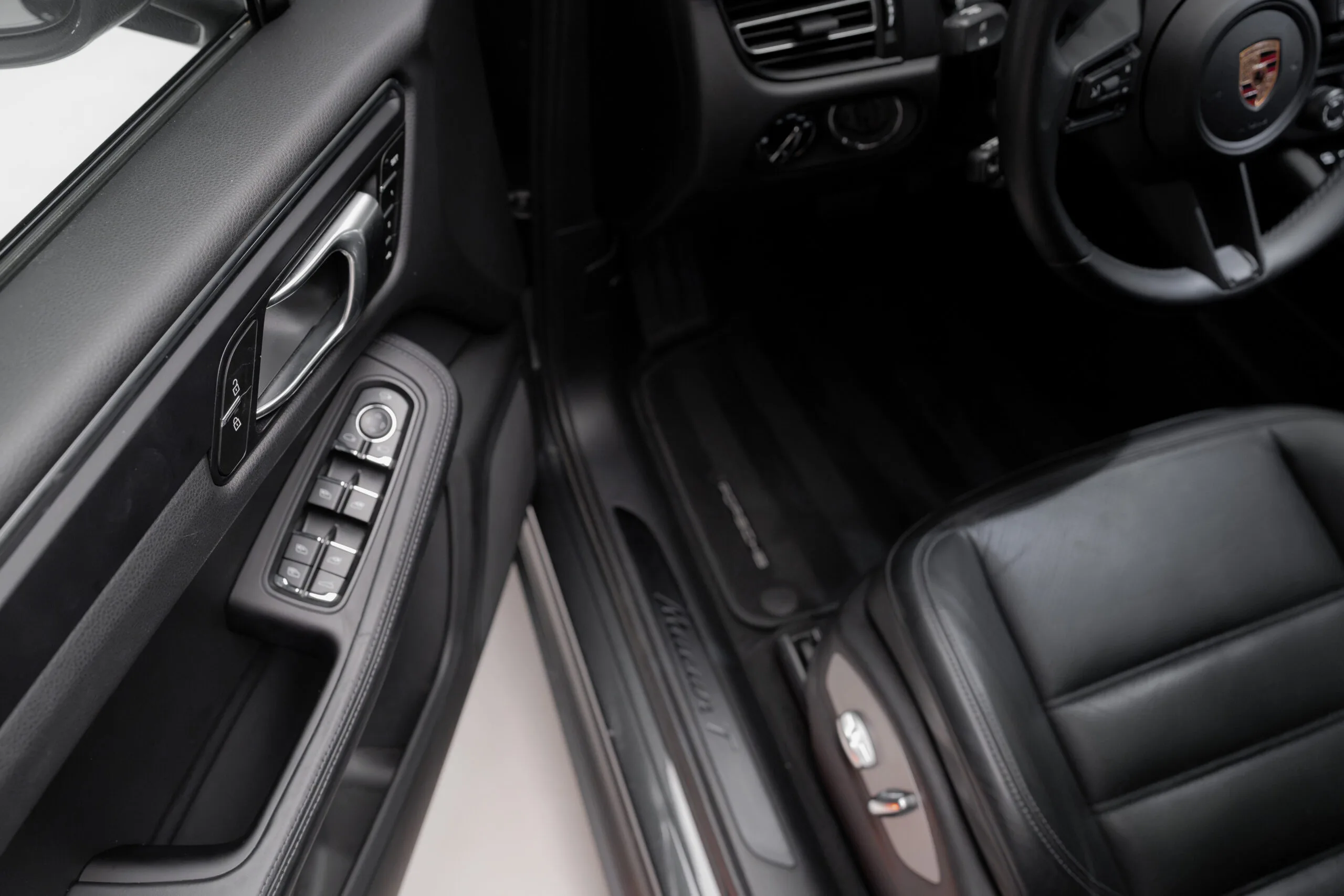 2023 Porsche Macan T, 13/30