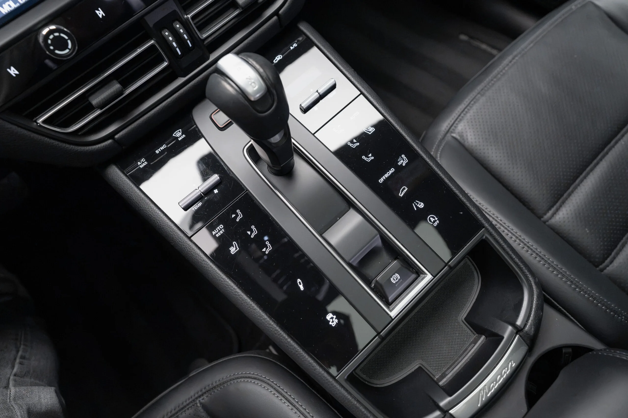 2023 Porsche Macan T, 20/30