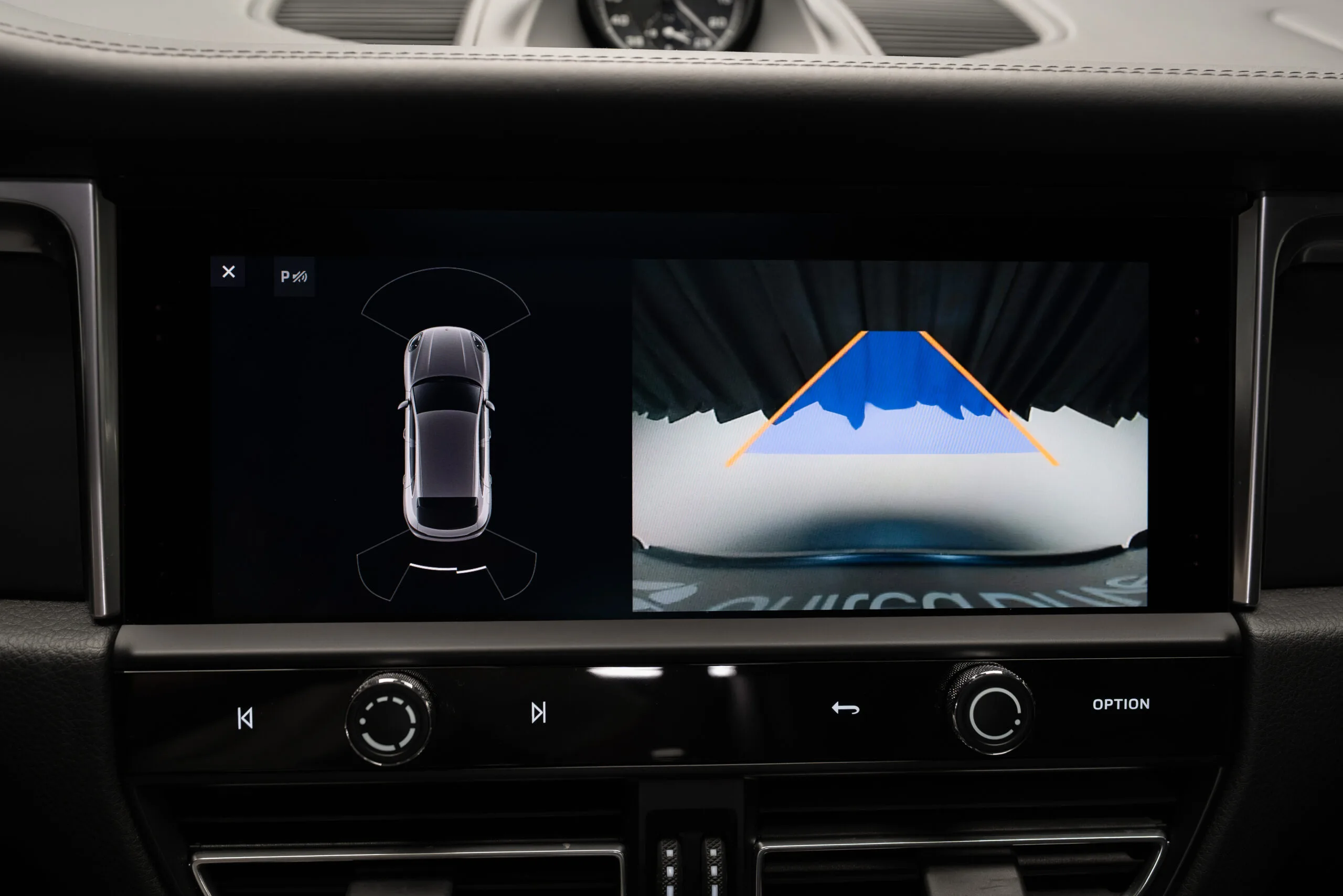 2023 Porsche Macan T, 27/30
