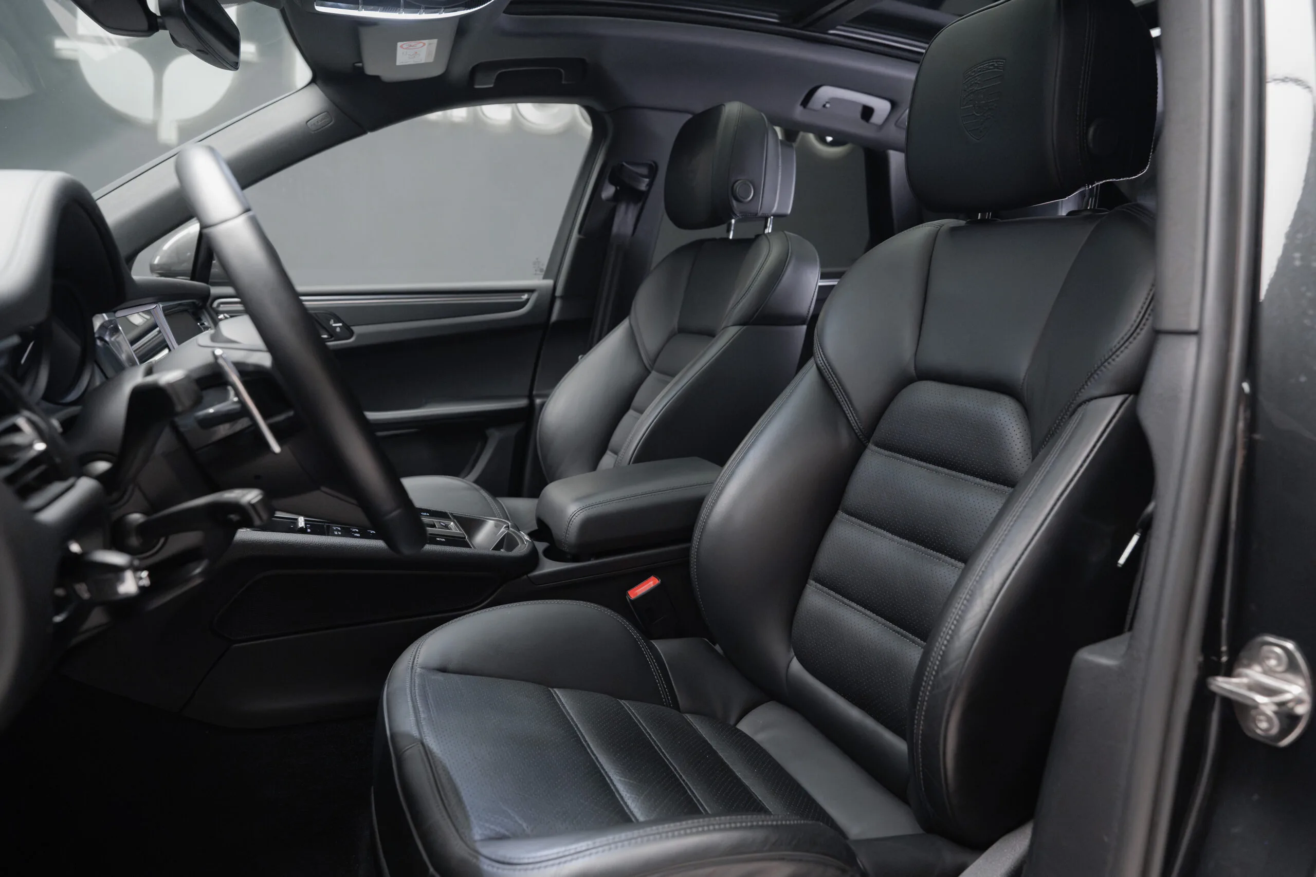 2023 Porsche Macan T, 29/30