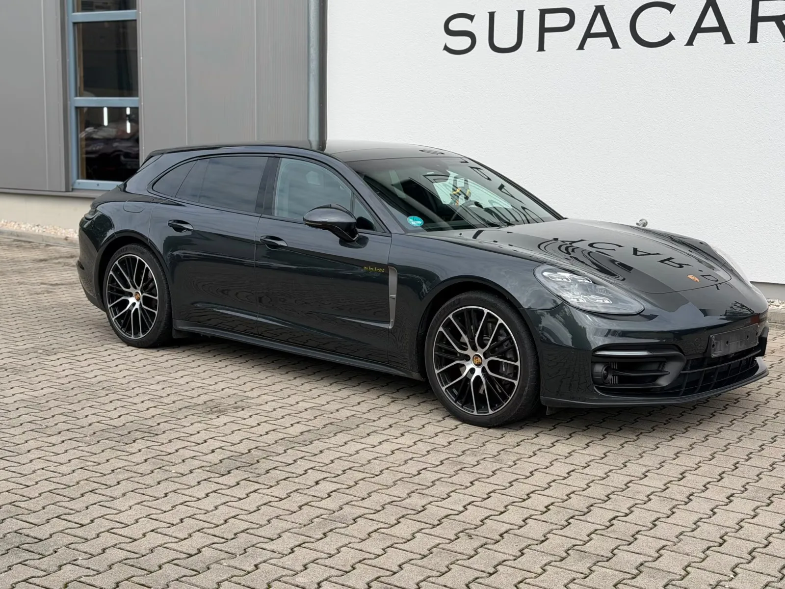 2023 Porsche Panamera 4 E-Hybrid Sport Turismo Platinum Edition angeboten von einem Fachhändler in Kranzberg, Deutschland, Hauptfoto