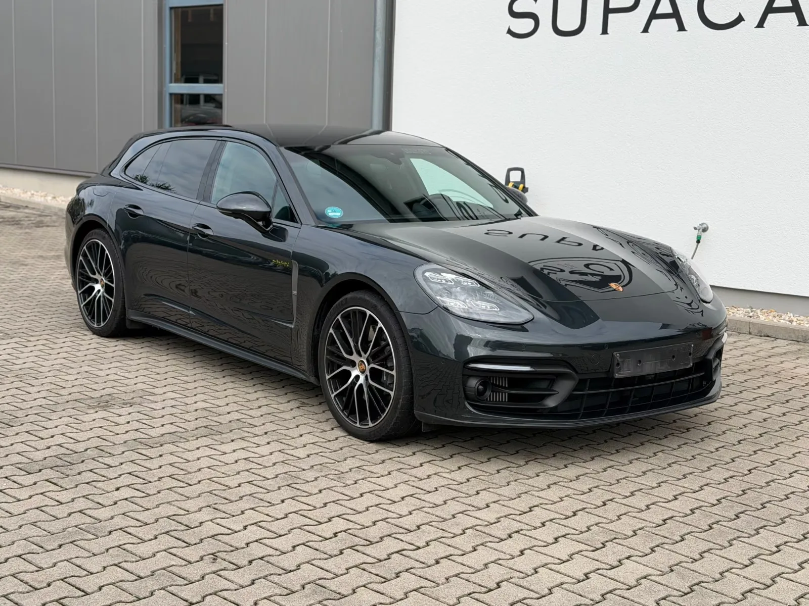 2023 Porsche Panamera 4 E-Hybrid Sport Turismo Platinum Edition, 3/27
