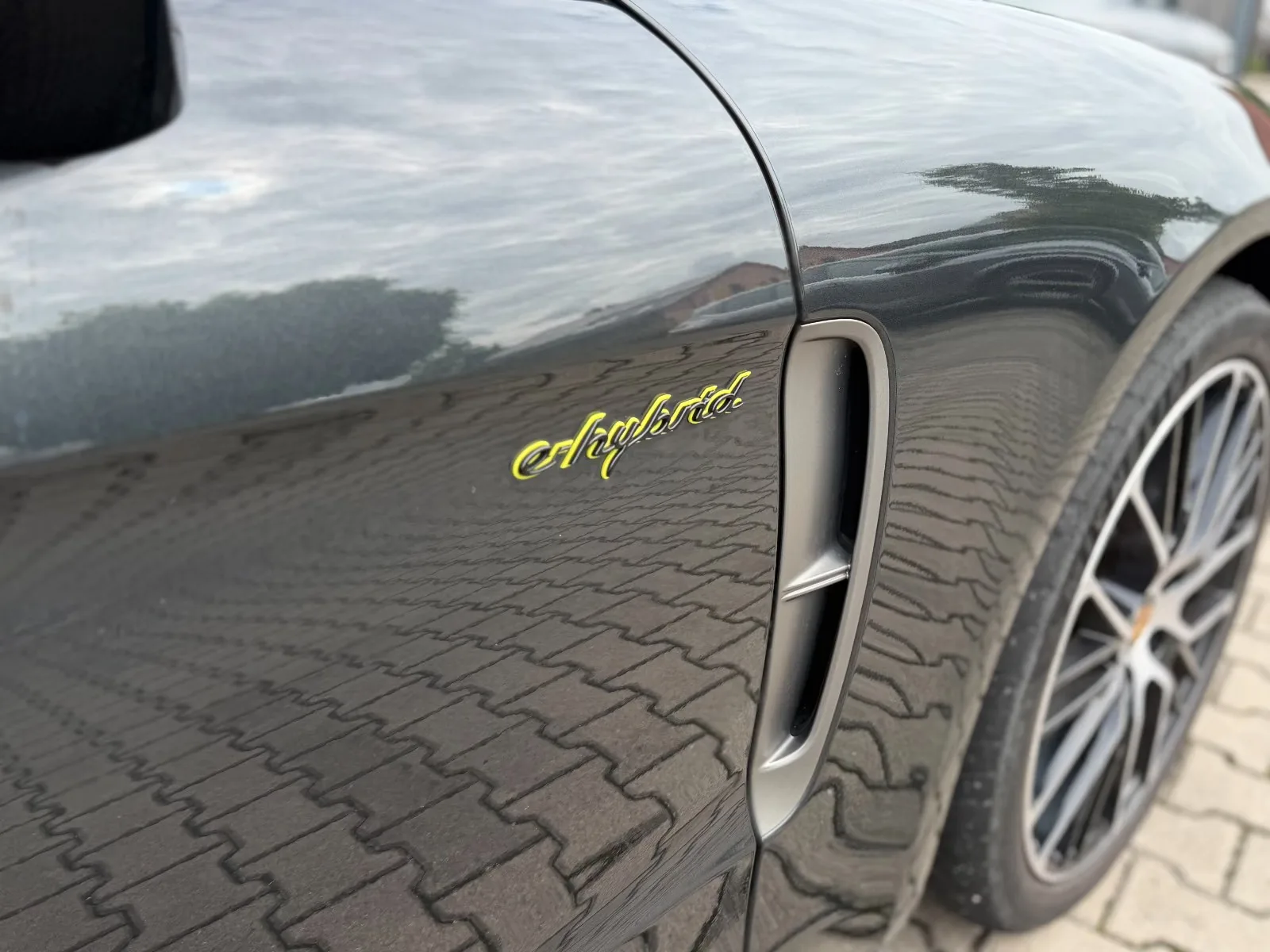 2023 Porsche Panamera 4 E-Hybrid Sport Turismo Platinum Edition, 16/27