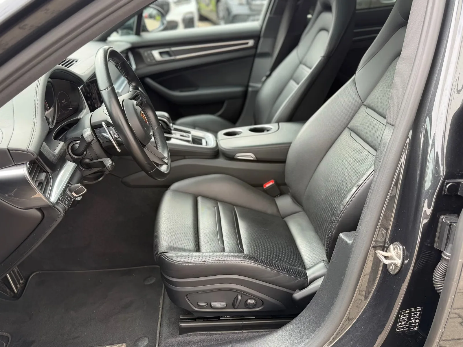 2023 Porsche Panamera 4 E-Hybrid Sport Turismo Platinum Edition, 18/27