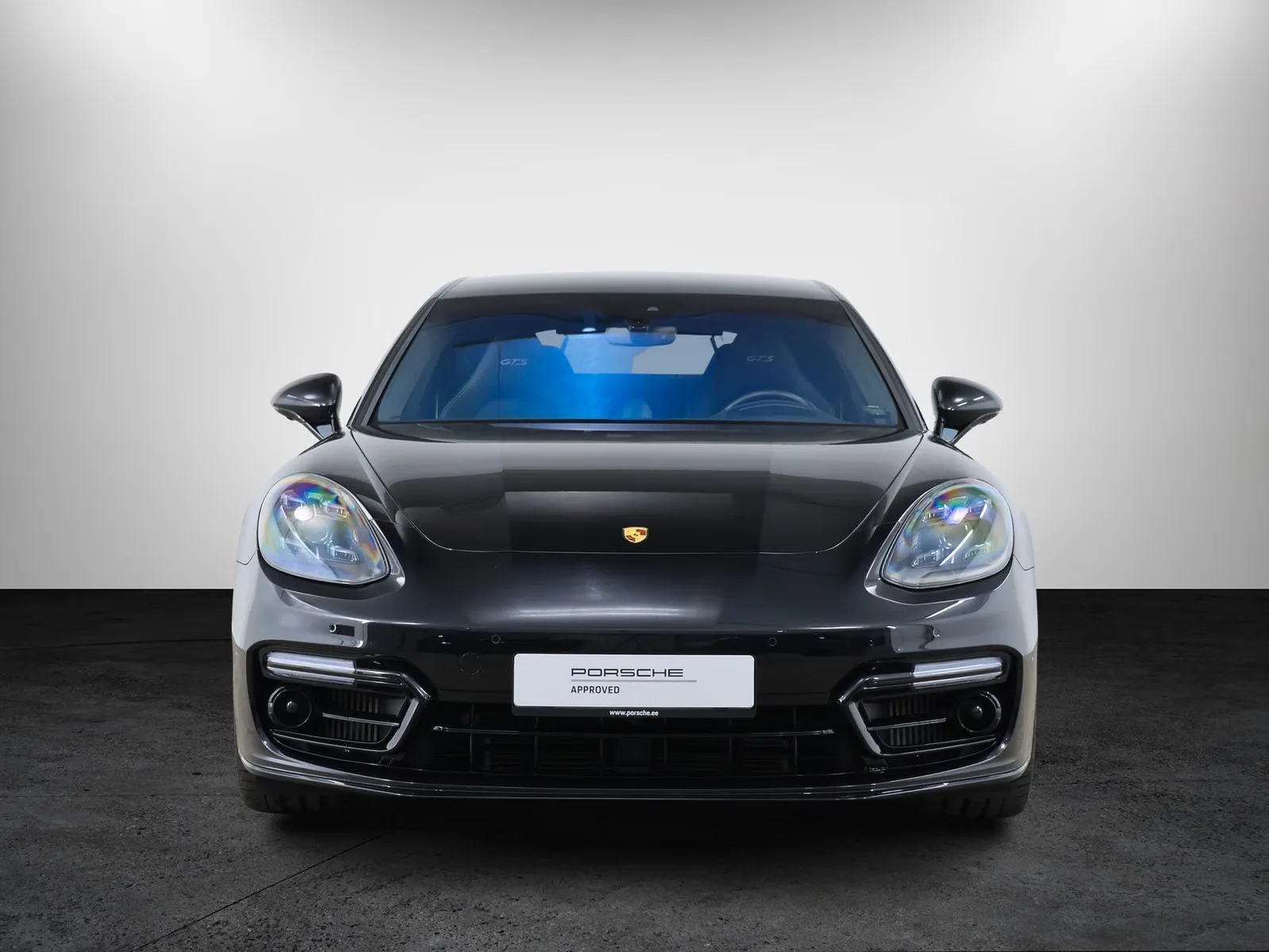 2023 Porsche Panamera GTS, 2/28