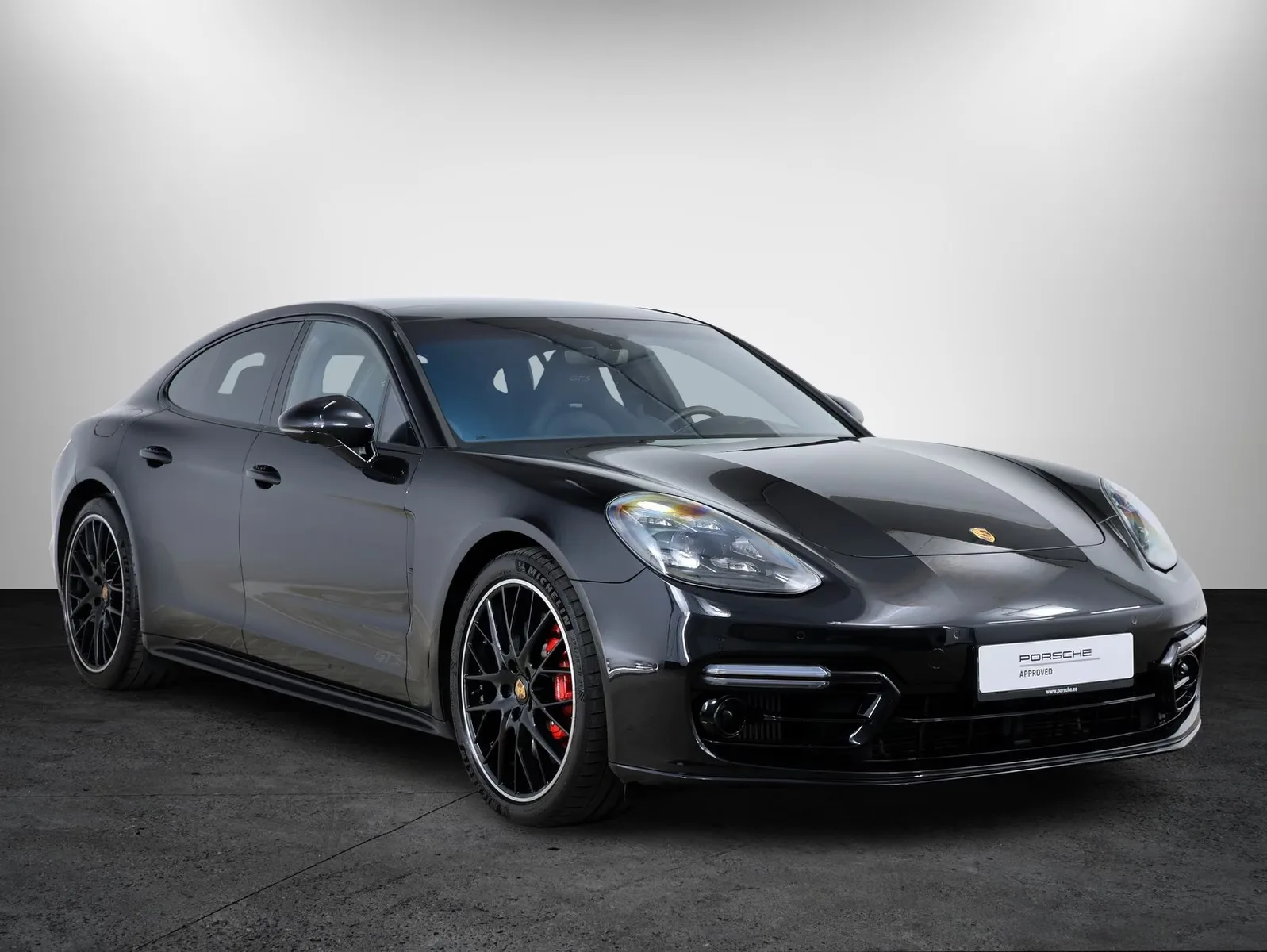 2023 Porsche Panamera GTS, 3/28
