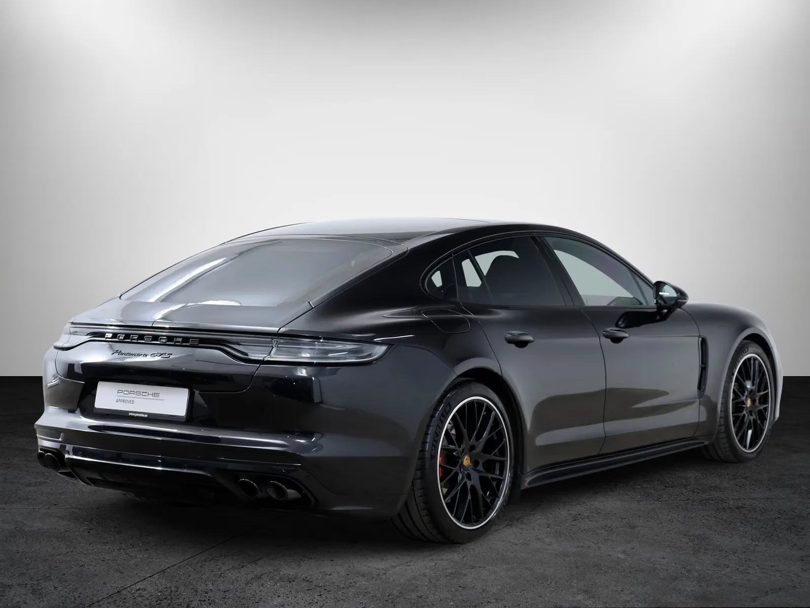 2023 Porsche Panamera GTS, 4/28