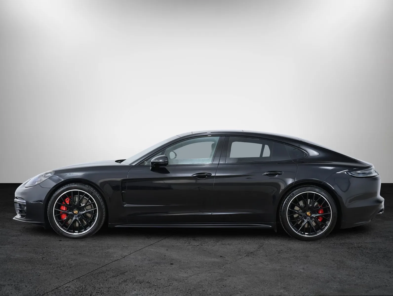 2023 Porsche Panamera GTS, 7/28