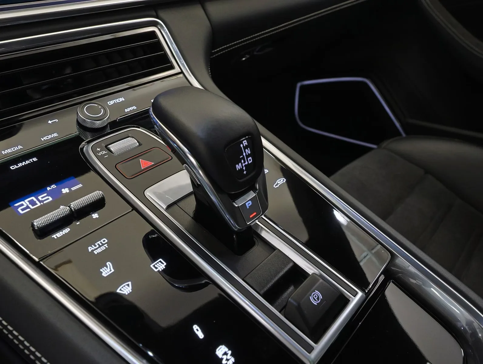 2023 Porsche Panamera GTS, 14/28