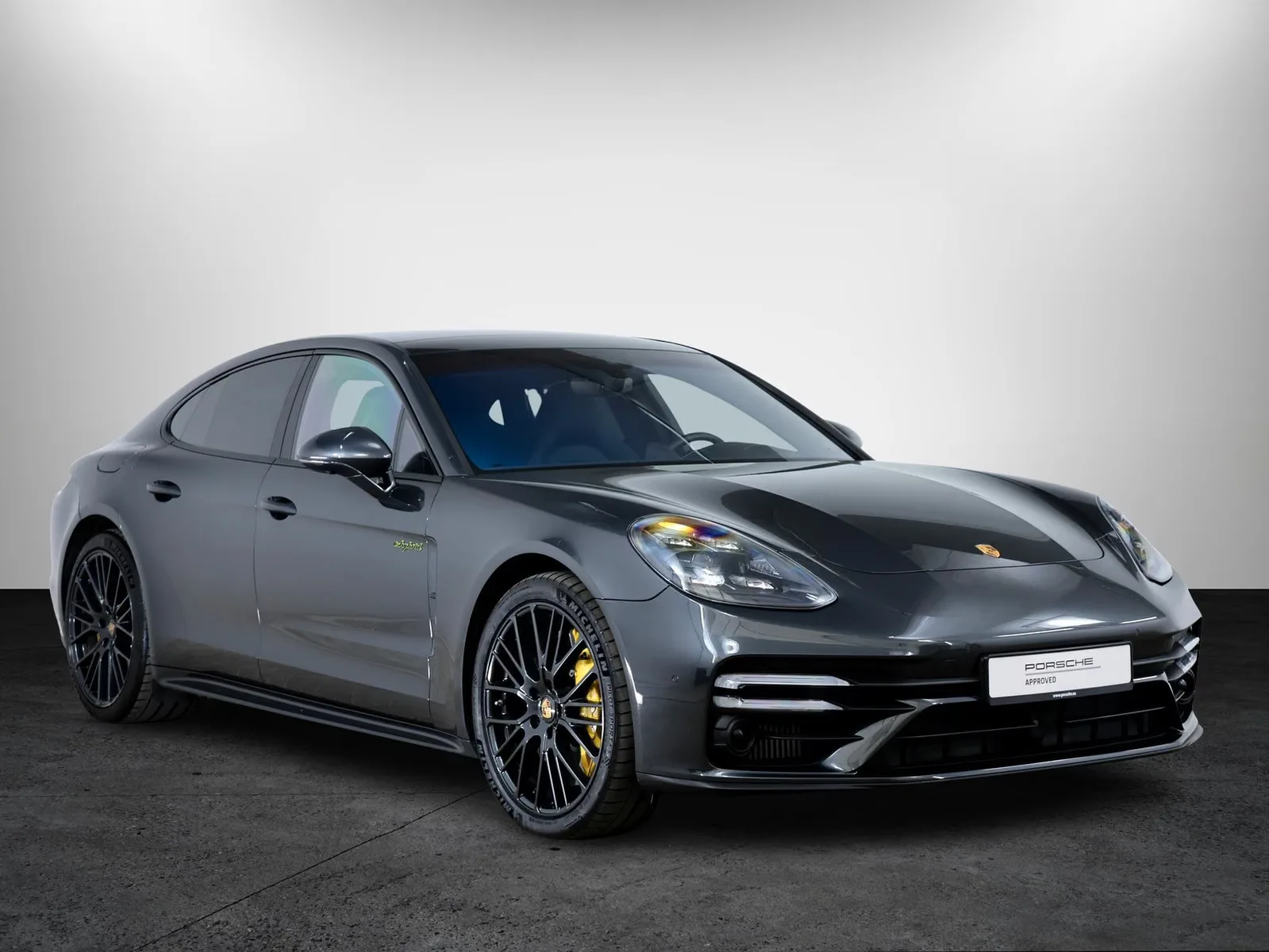 2023 Porsche Panamera Turbo S E-Hybrid, 3/30