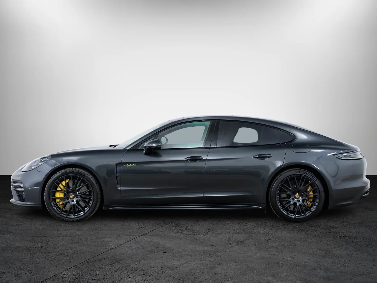 2023 Porsche Panamera Turbo S E-Hybrid, 7/30