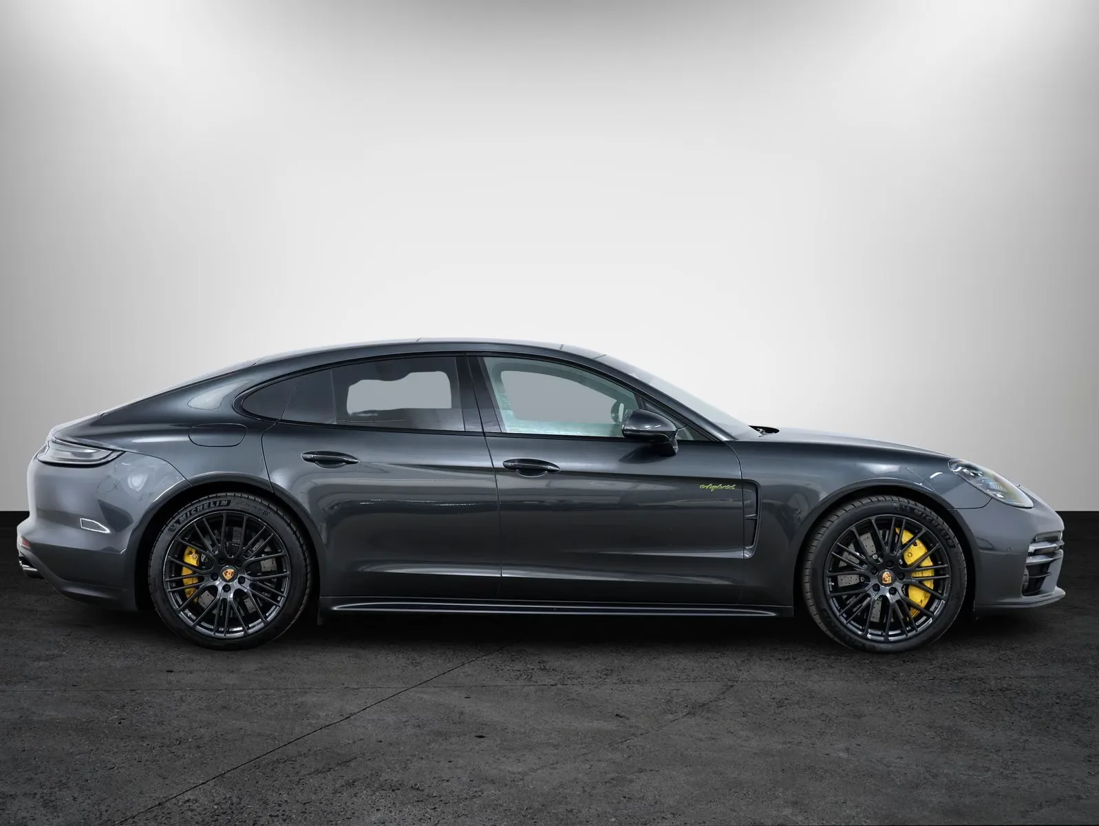 2023 Porsche Panamera Turbo S E-Hybrid, 8/30