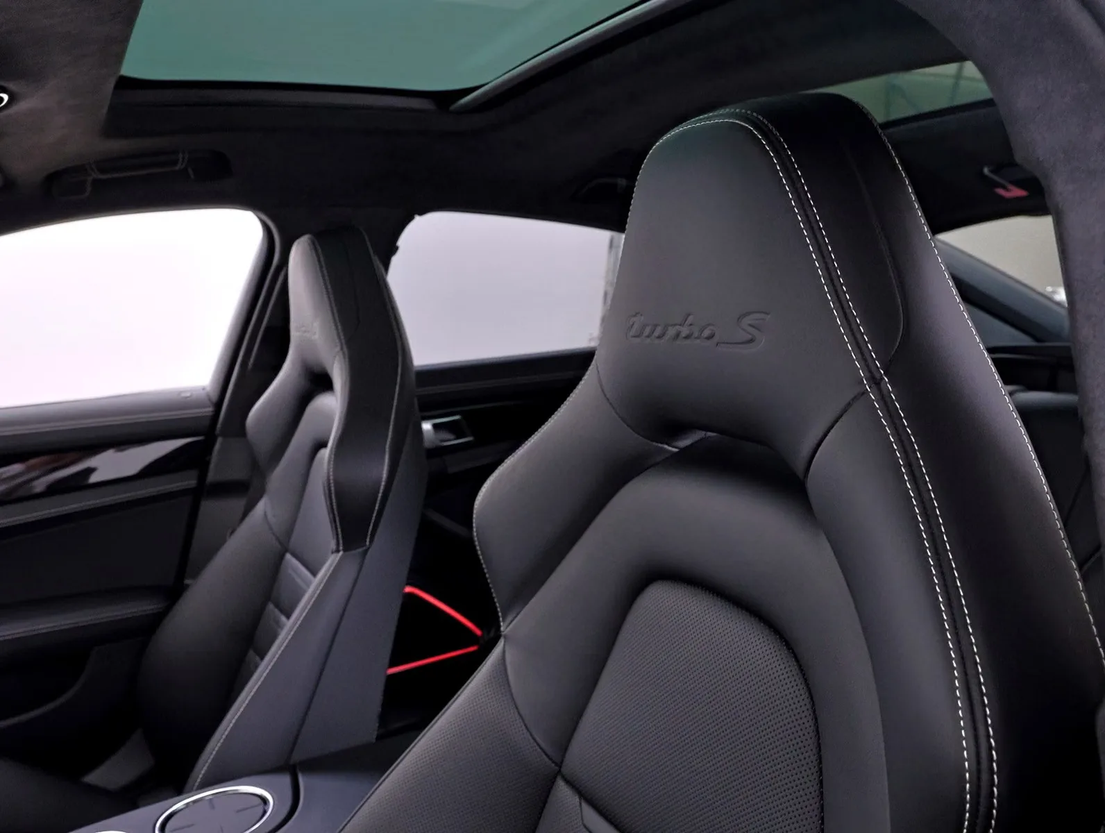 2023 Porsche Panamera Turbo S E-Hybrid, 10/30