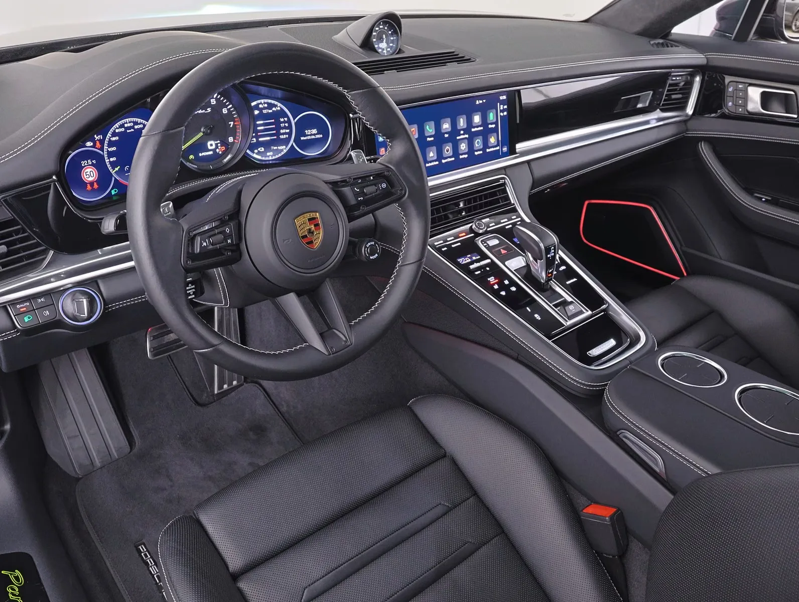 2023 Porsche Panamera Turbo S E-Hybrid, 12/30