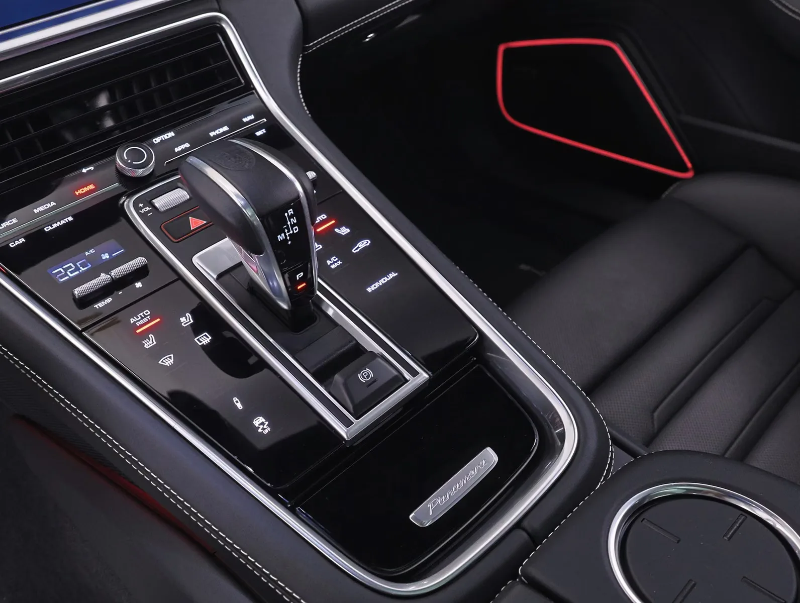 2023 Porsche Panamera Turbo S E-Hybrid, 16/30