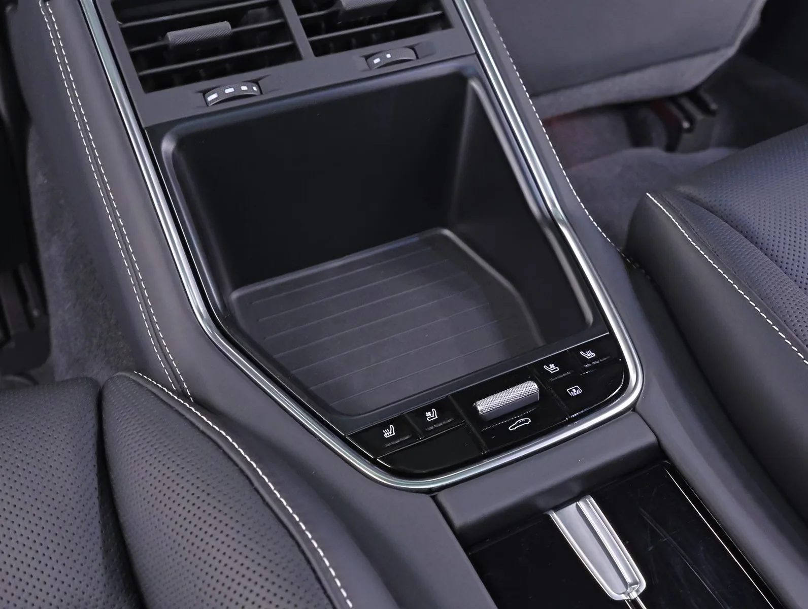 2023 Porsche Panamera Turbo S E-Hybrid, 25/30