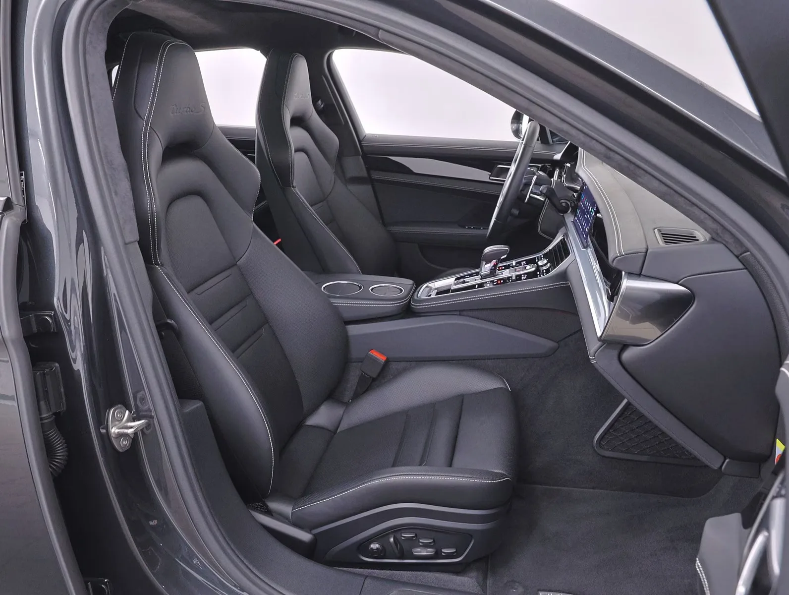 2023 Porsche Panamera Turbo S E-Hybrid, 26/30