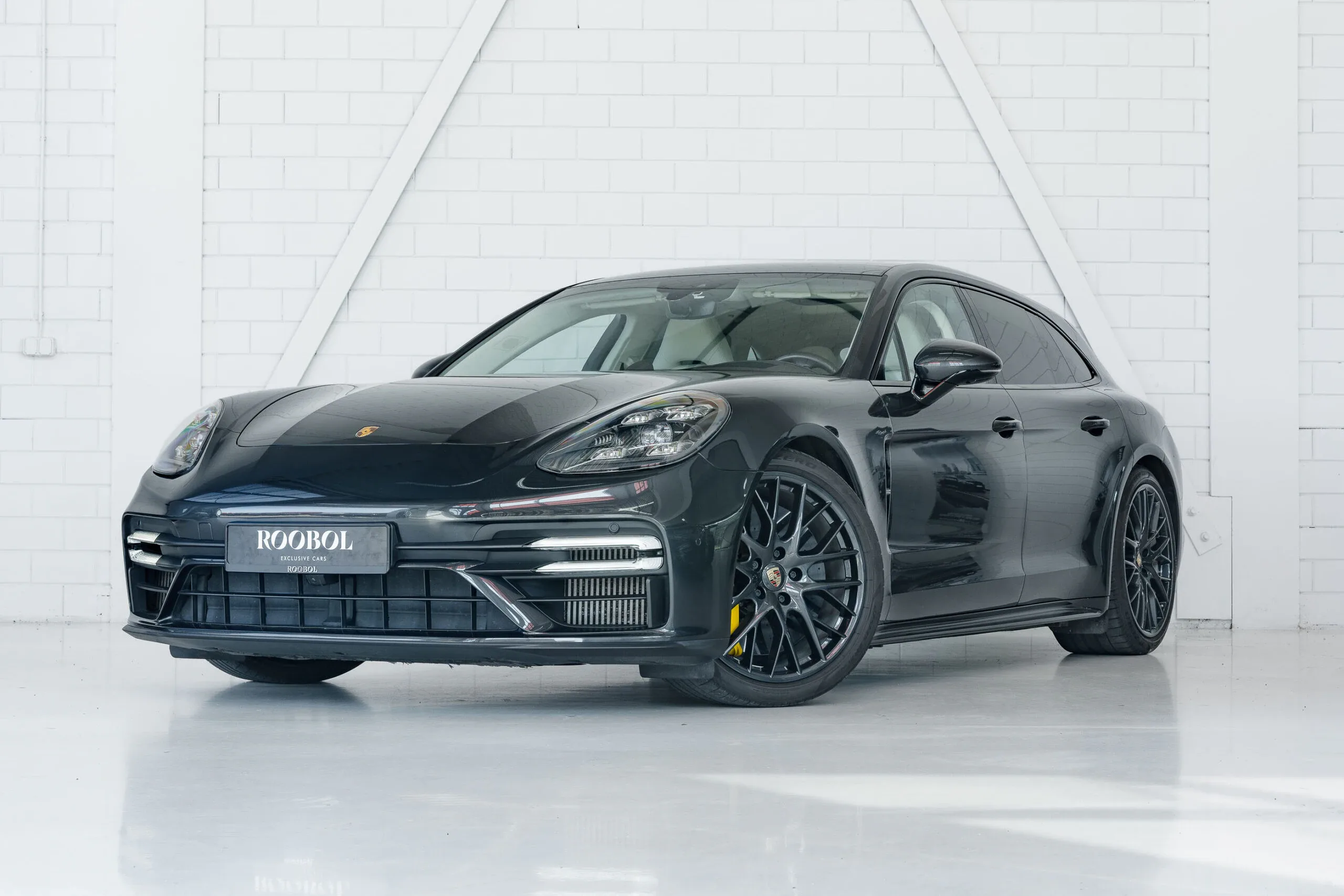 2023 Porsche Panamera Turbo S E-Hybrid Sport Turismo angeboten von einem Fachhändler in Berkel en Rodenrijs, Niederlande, Hauptfoto