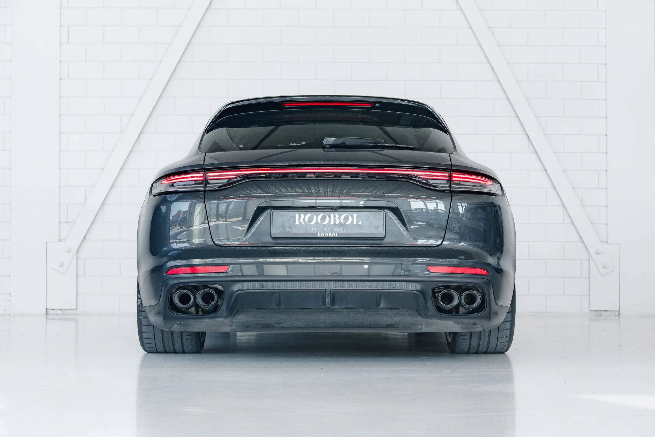 2023 Porsche Panamera Turbo S E-Hybrid Sport Turismo, 4/30