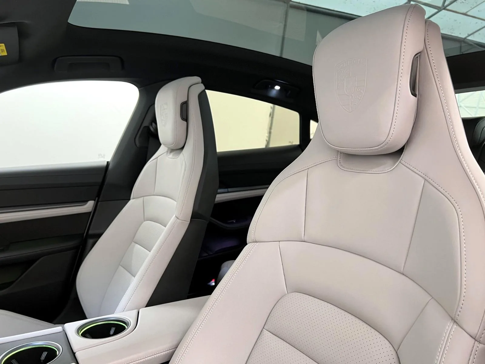 2023 Porsche Taycan 4S, 10/26