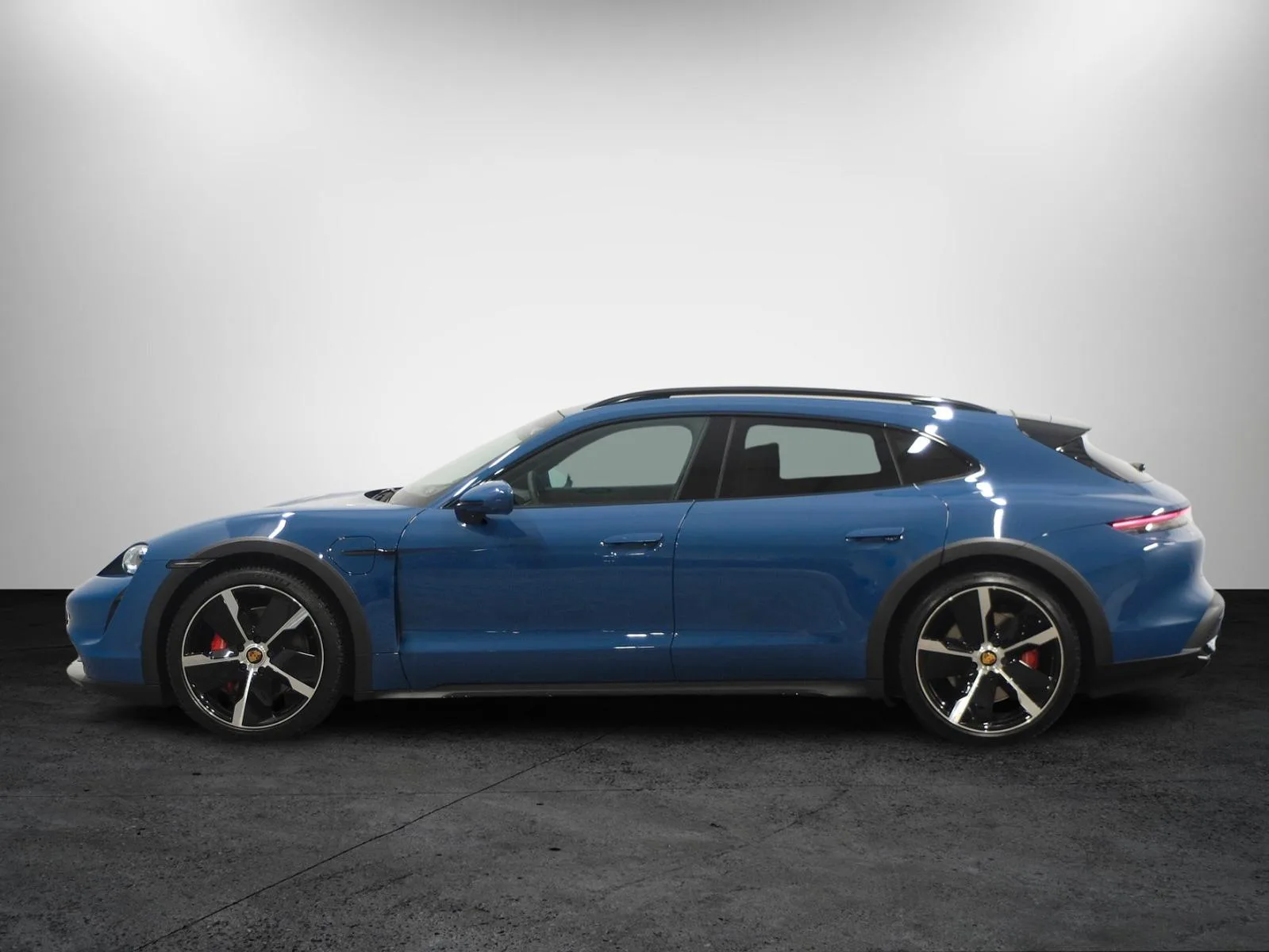 2023 Porsche Taycan Cross Turismo 4S, 7/26