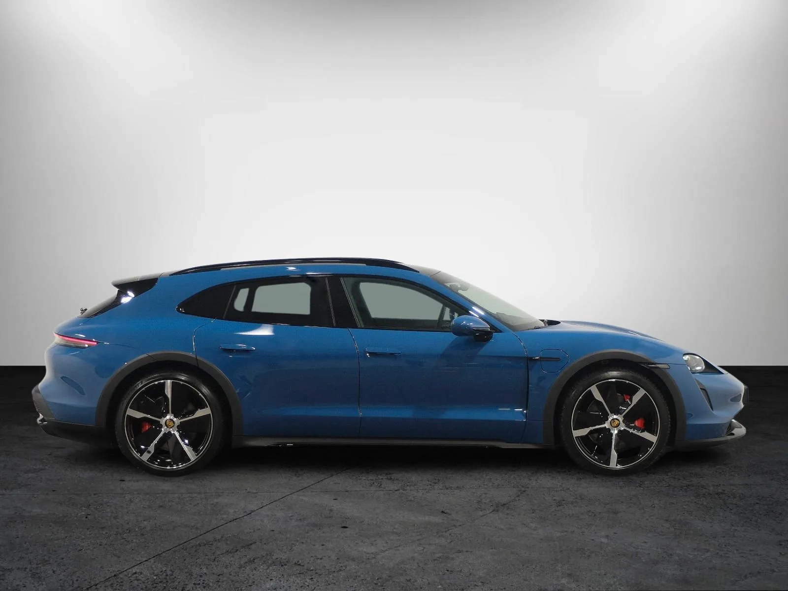2023 Porsche Taycan Cross Turismo 4S, 8/26