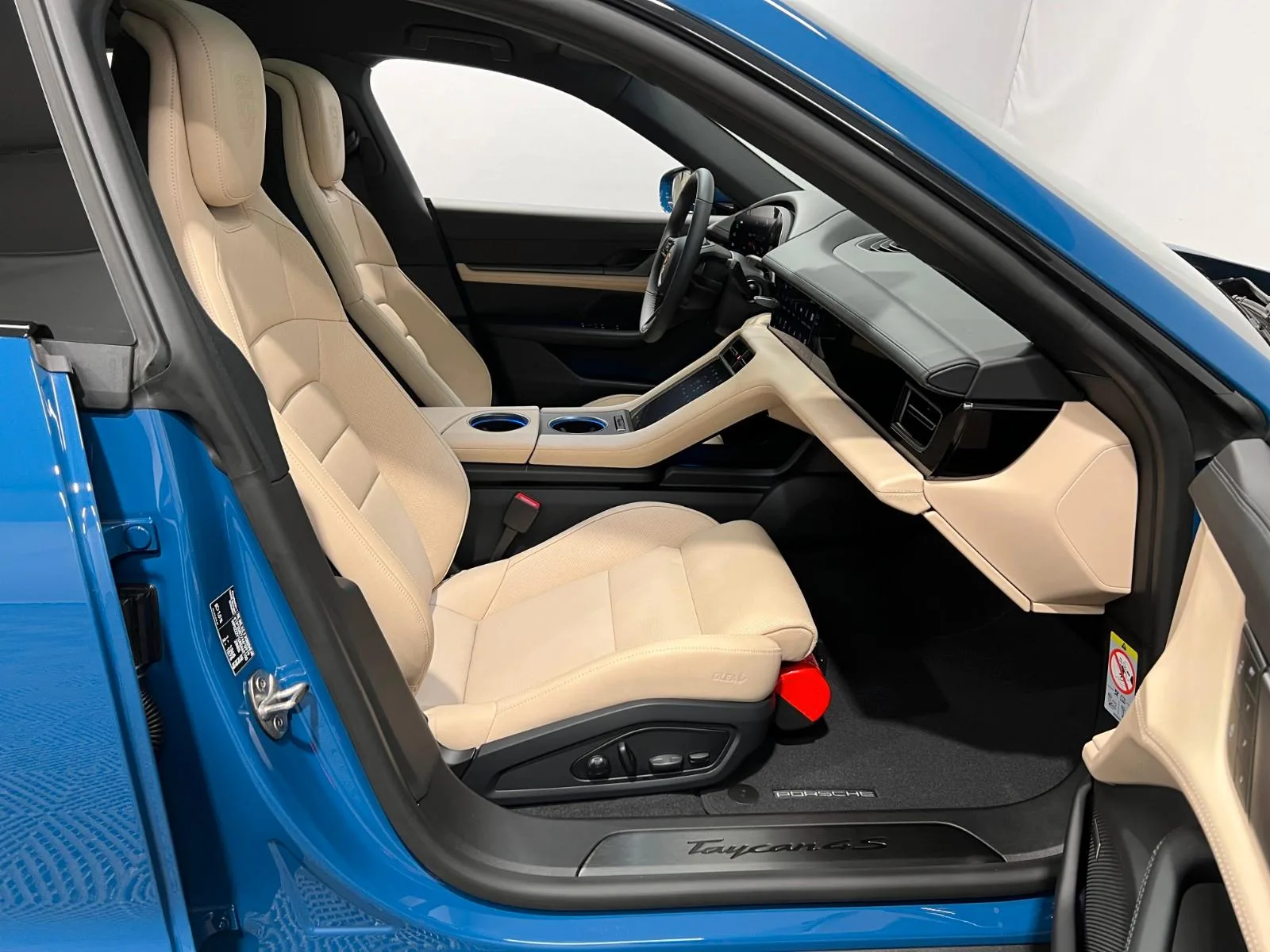 2023 Porsche Taycan Cross Turismo 4S, 18/26