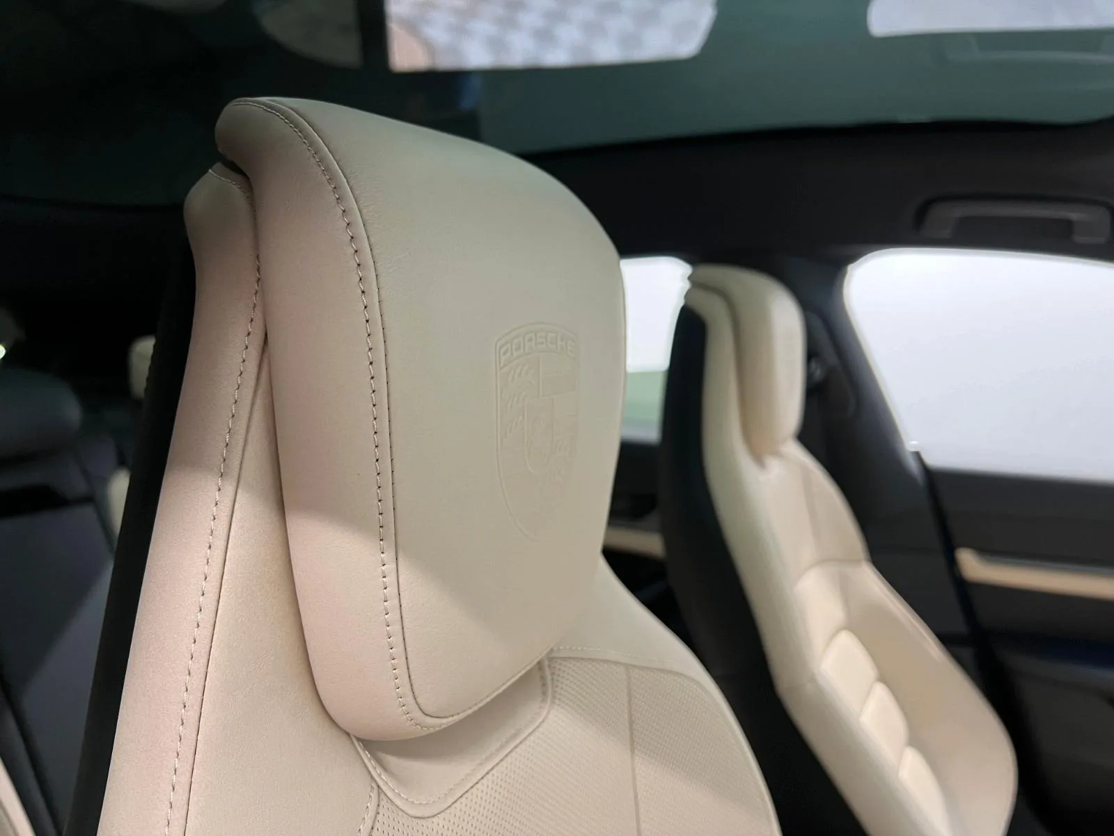 2023 Porsche Taycan Cross Turismo 4S, 20/26