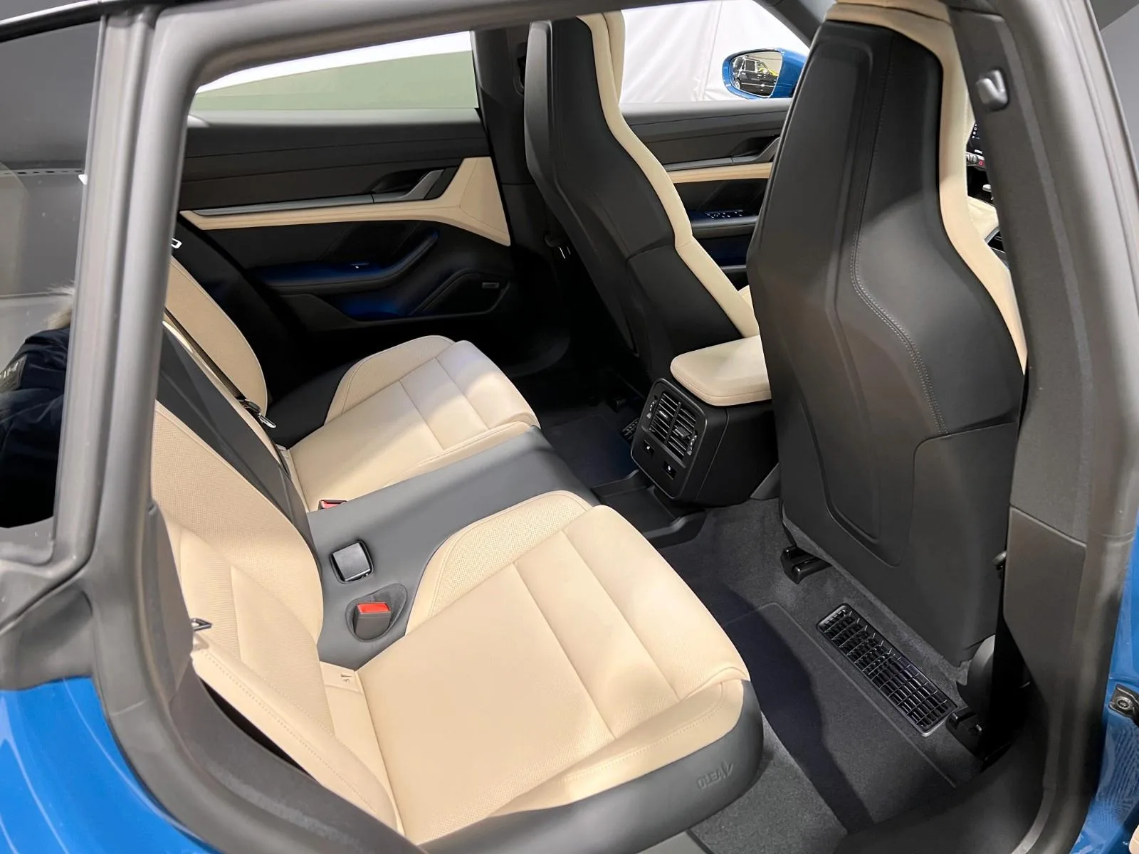 2023 Porsche Taycan Cross Turismo 4S, 22/26