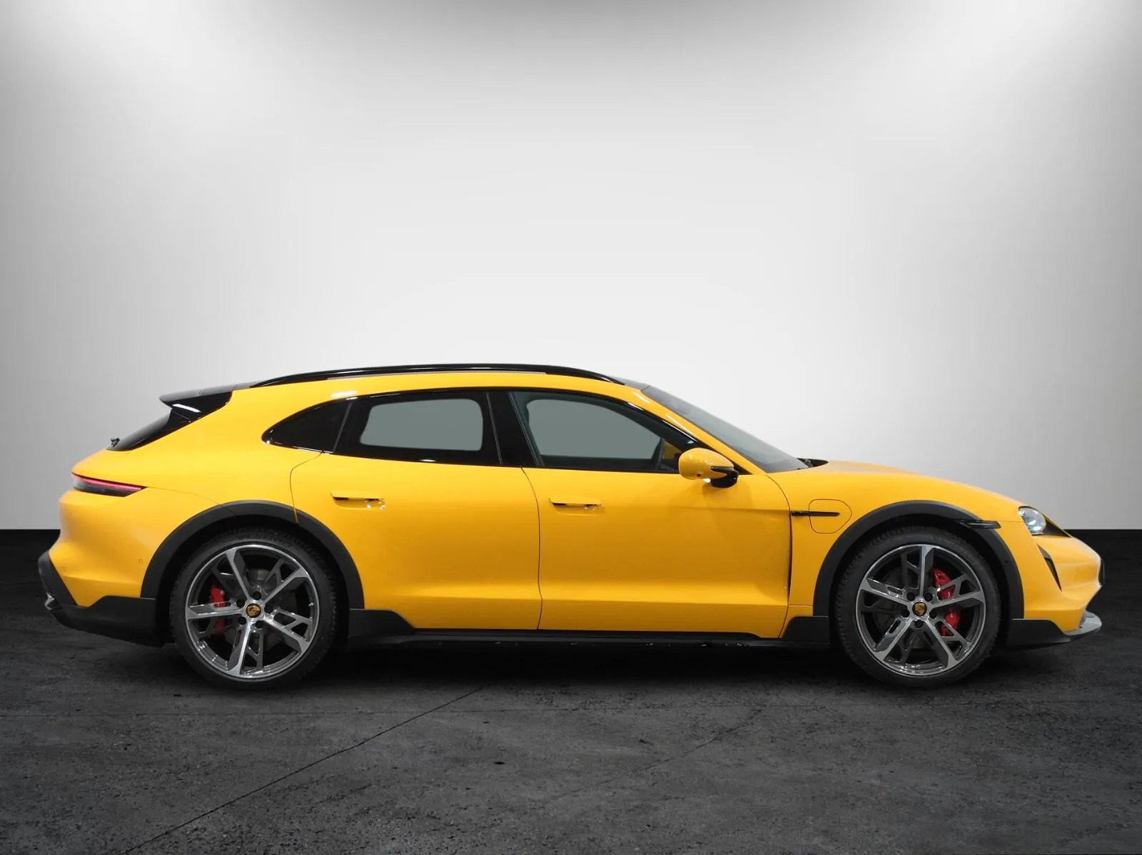 2023 Porsche Taycan Cross Turismo 4S, 8/27