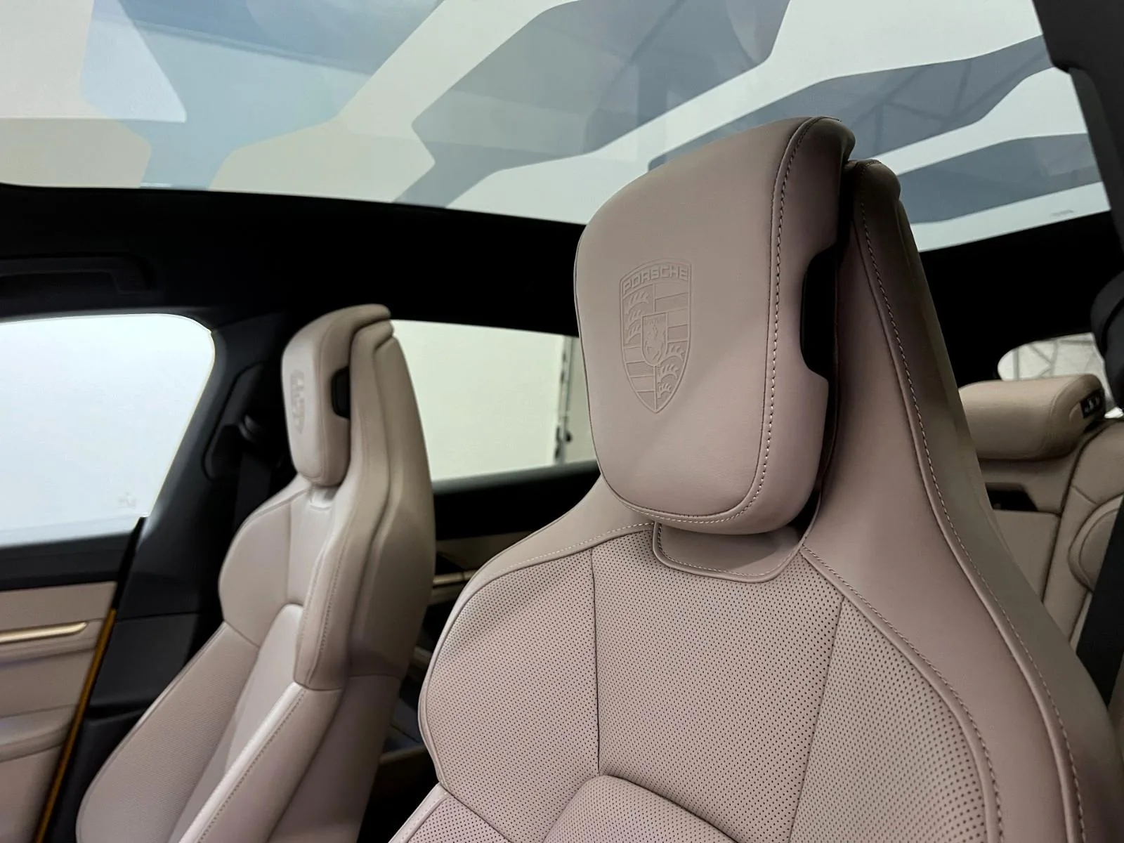 2023 Porsche Taycan Cross Turismo 4S, 10/27