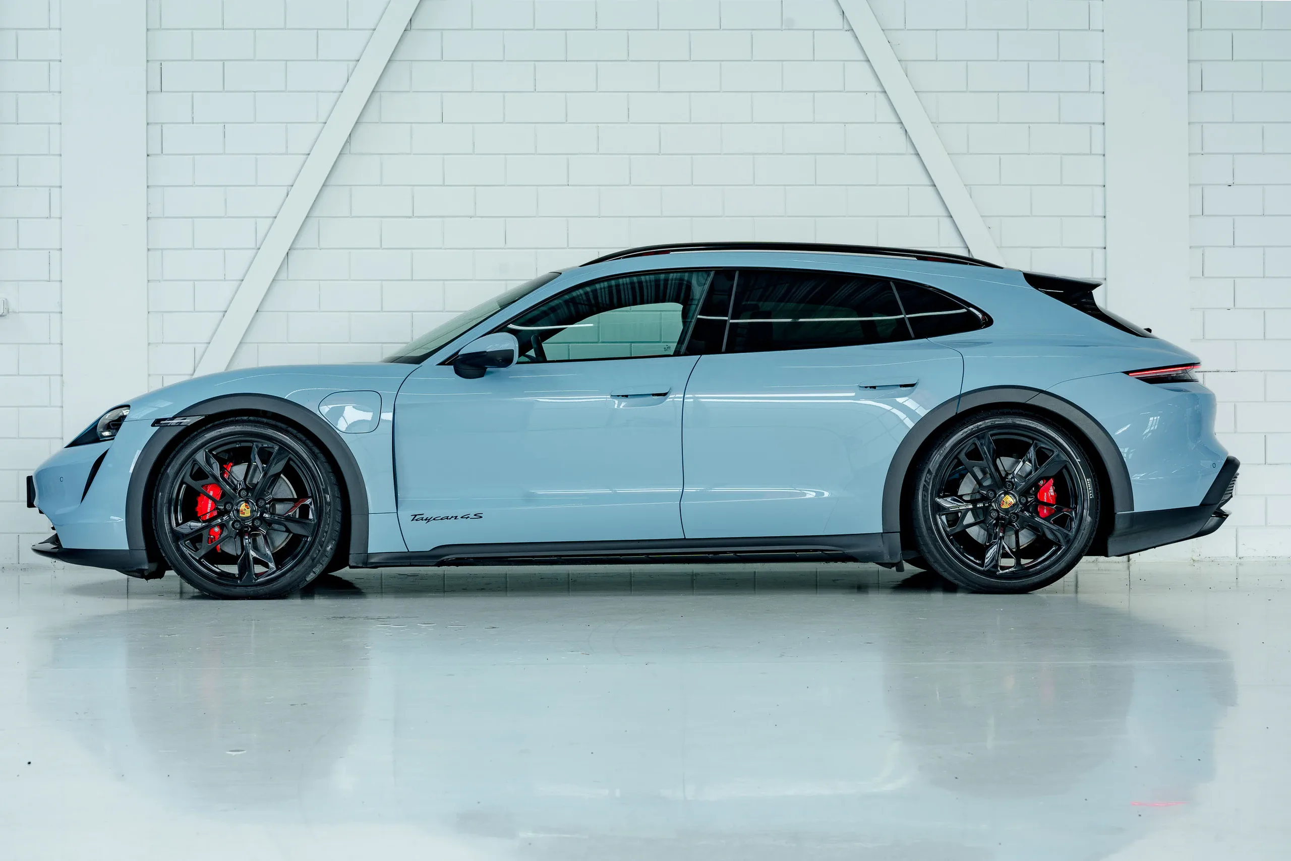 2023 Porsche Taycan Cross Turismo 4S, 2/30