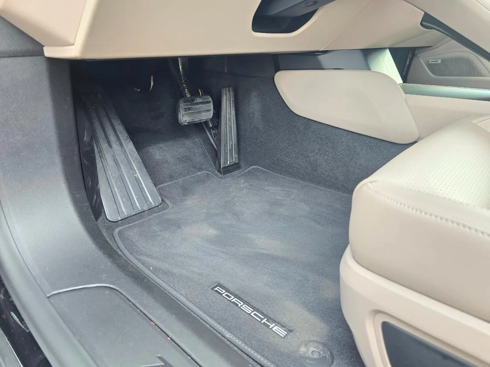 2023 Porsche Taycan, 15/30