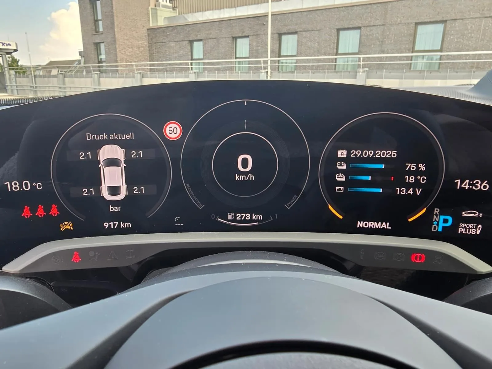 2023 Porsche Taycan, 17/30