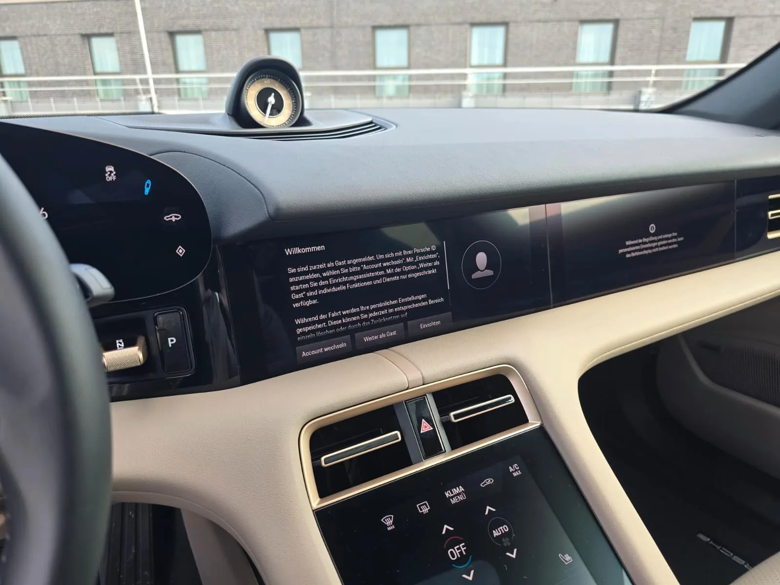 2023 Porsche Taycan, 18/30
