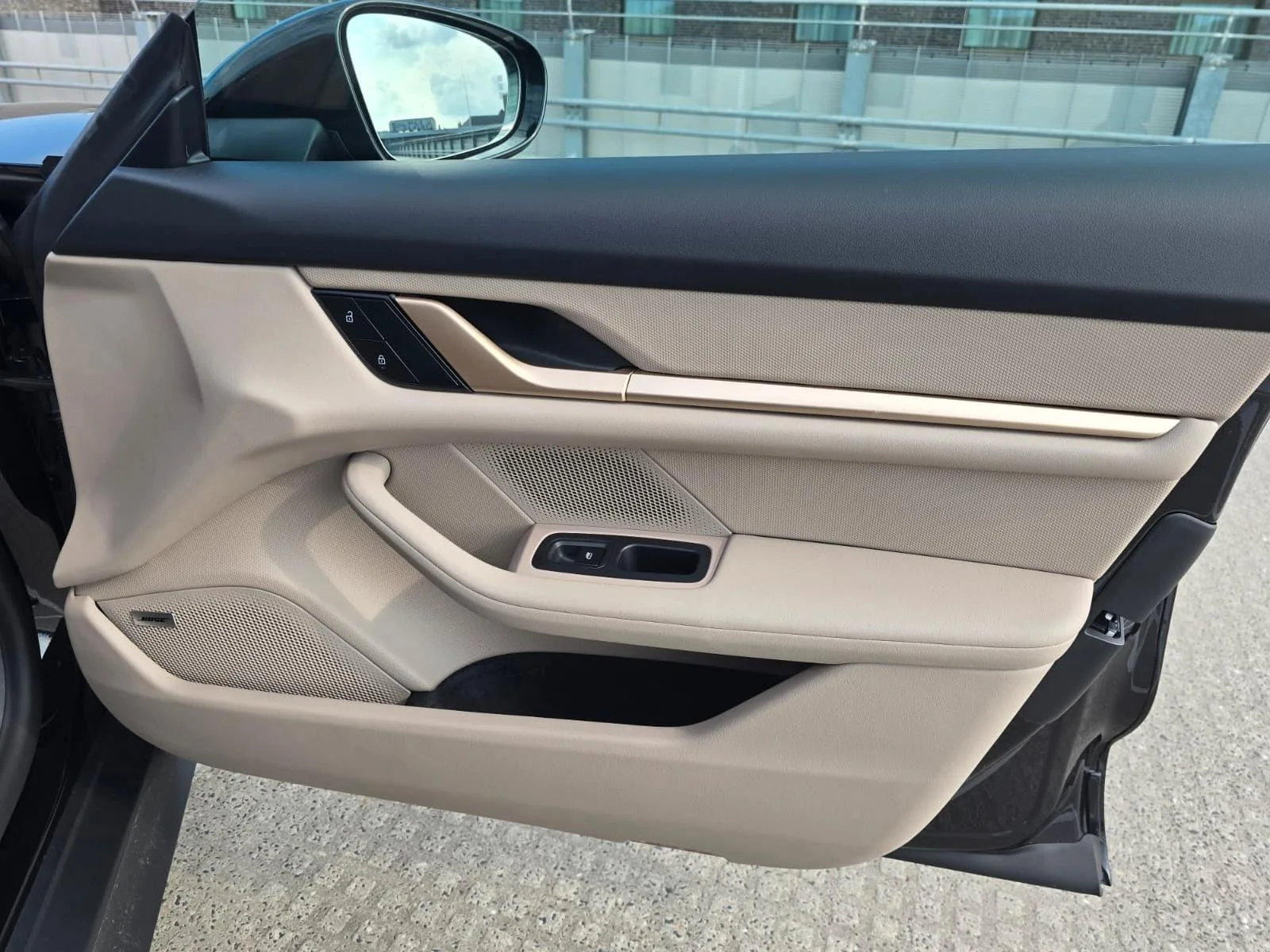 2023 Porsche Taycan, 21/30