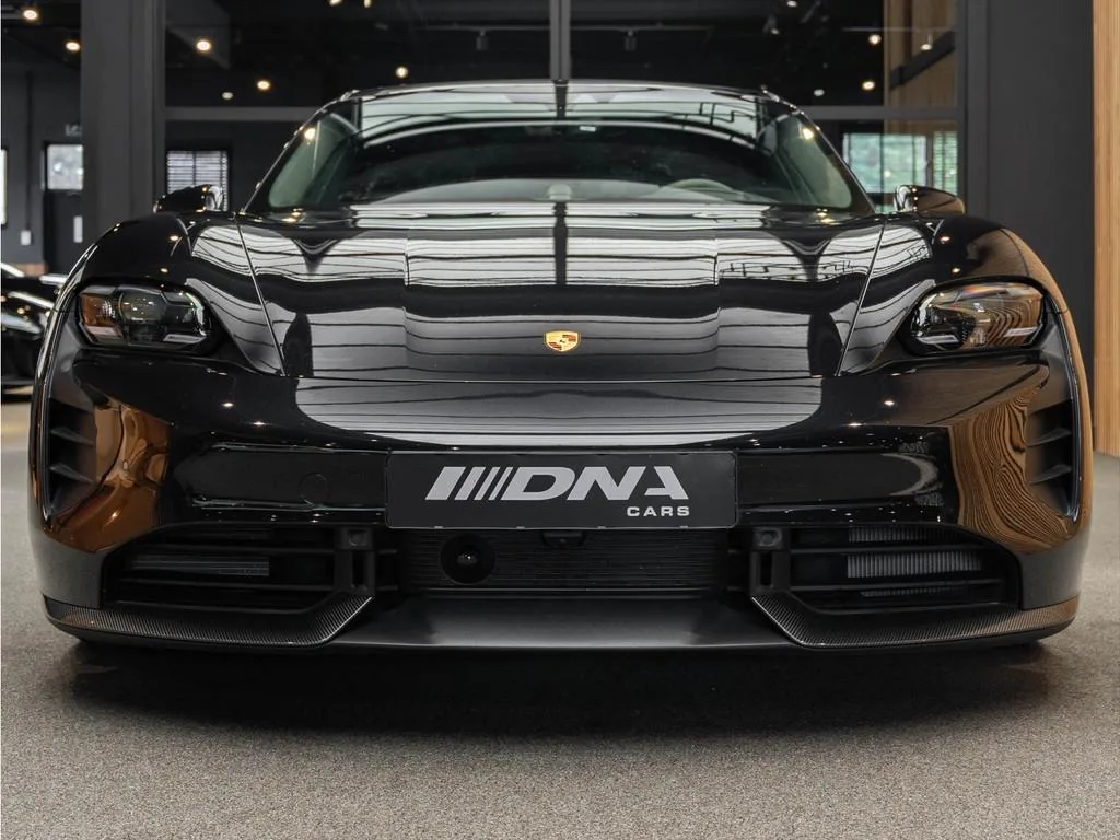 2023 Porsche Taycan GTS Sport Turismo, 2/30
