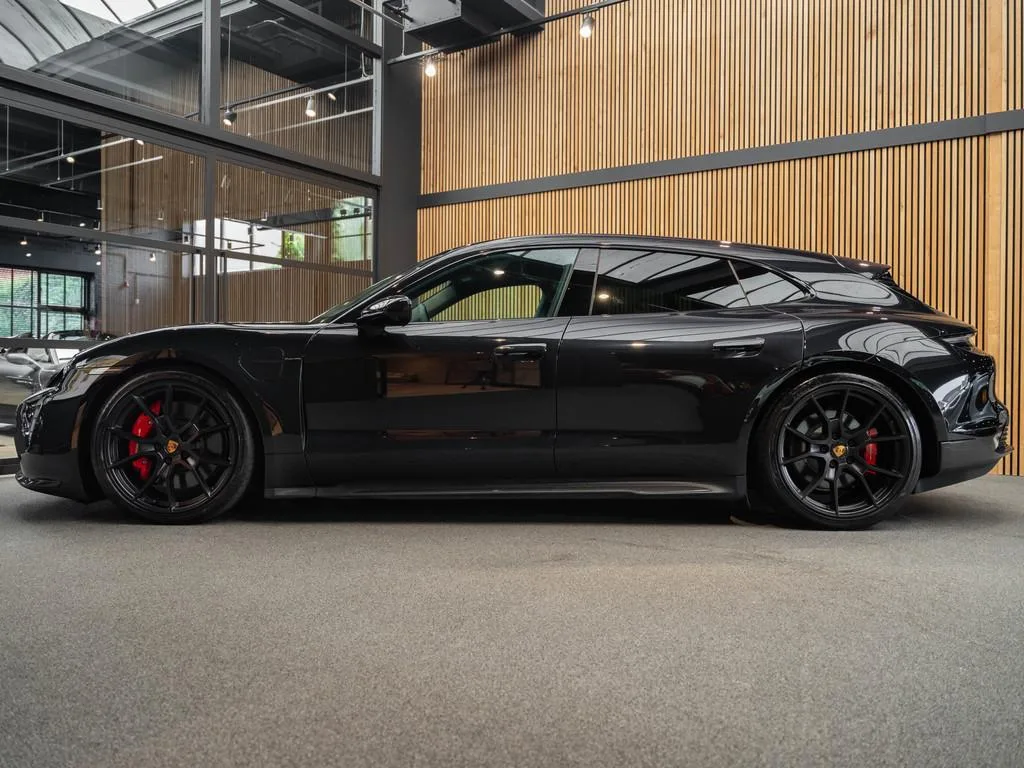 2023 Porsche Taycan GTS Sport Turismo, 3/30