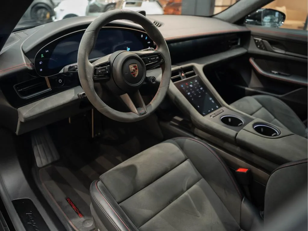 2023 Porsche Taycan GTS Sport Turismo, 7/30