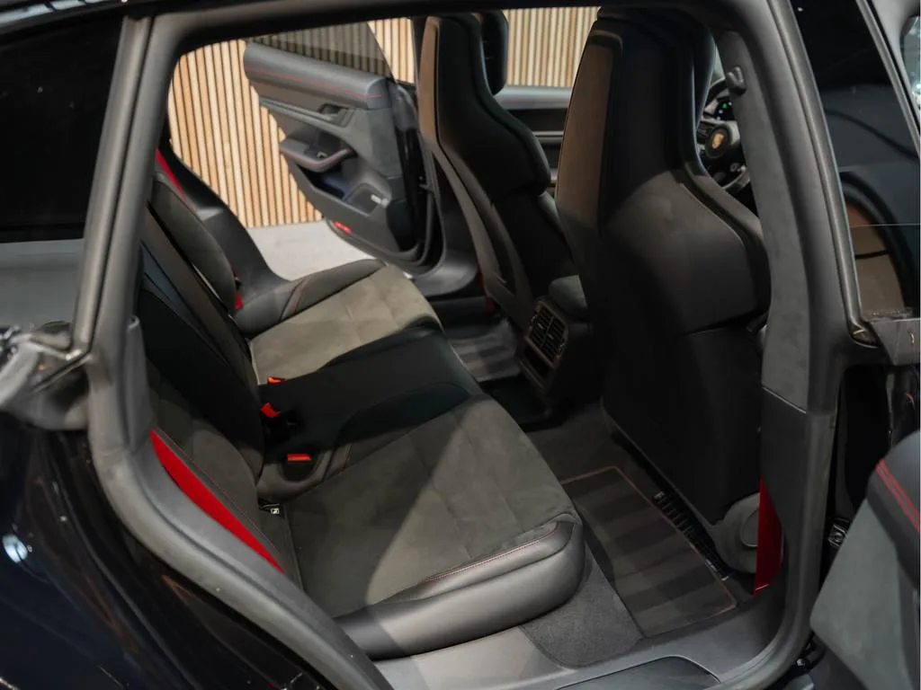 2023 Porsche Taycan GTS Sport Turismo, 13/30